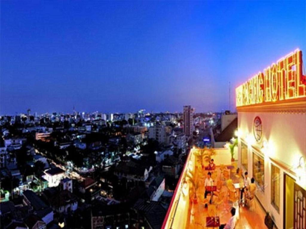 Khách sạn New Pacific 4*