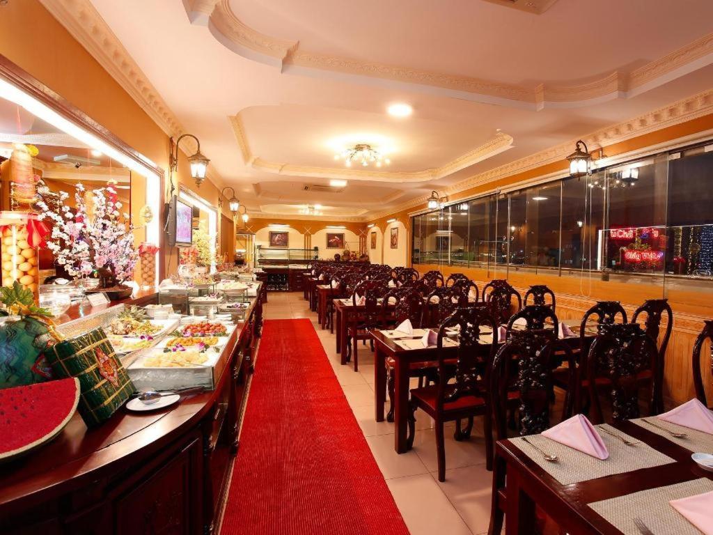 New Pacific Khách sạn 4*