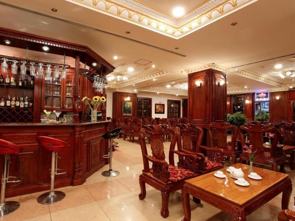 Khách sạn New Pacific