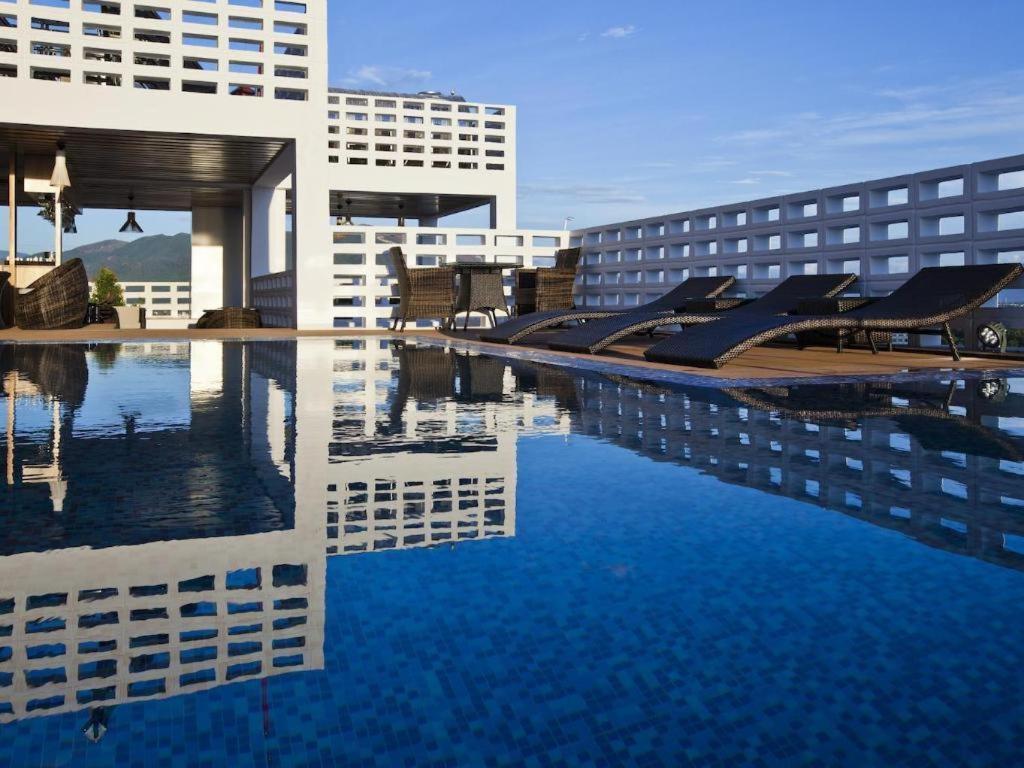 Golden Hotel
