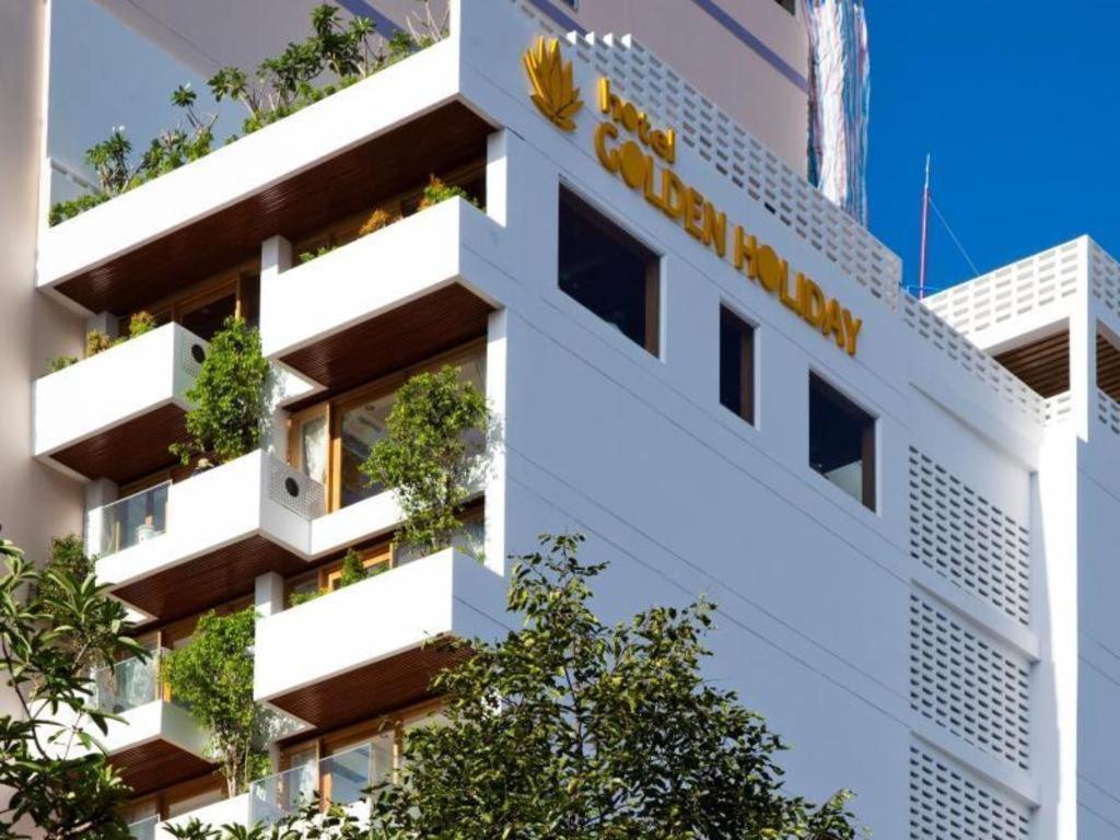 Golden Hotel
