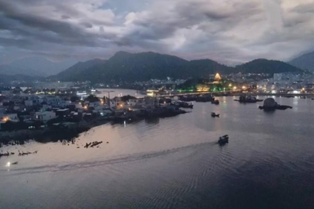 Vinh Hoang Hon - Thap Ba - Cho Dam *