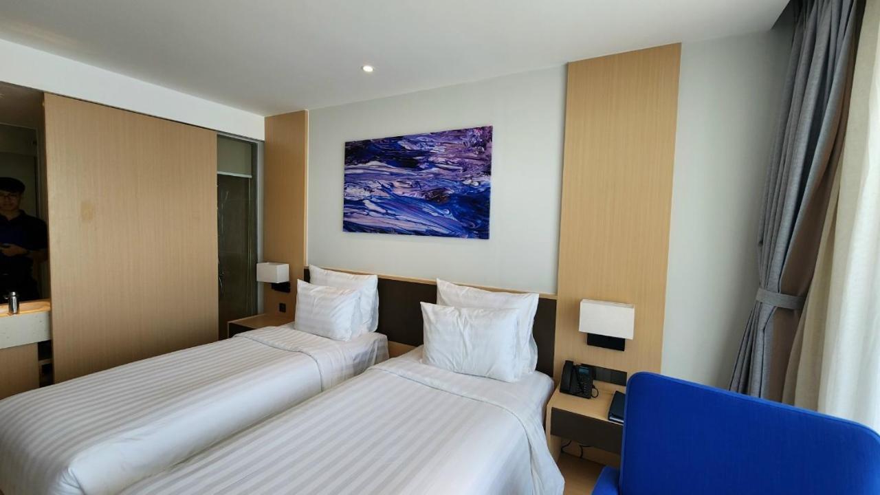 Happy Seaview - The Arena Resort Cam Ranh