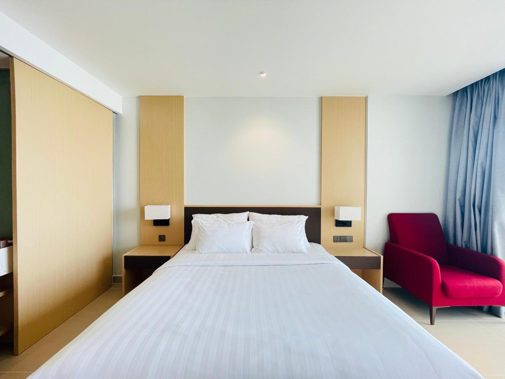 Happy Seaview - The Arena Resort Cam Ranh