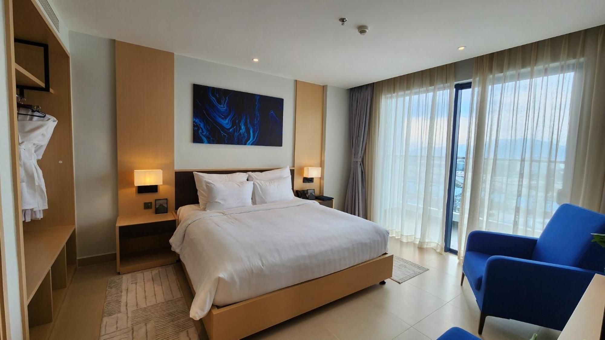 Happy Seaview - The Arena Resort