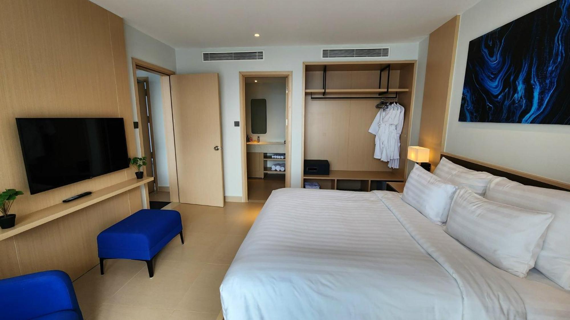 Happy Seaview - The Arena Cam Ranh