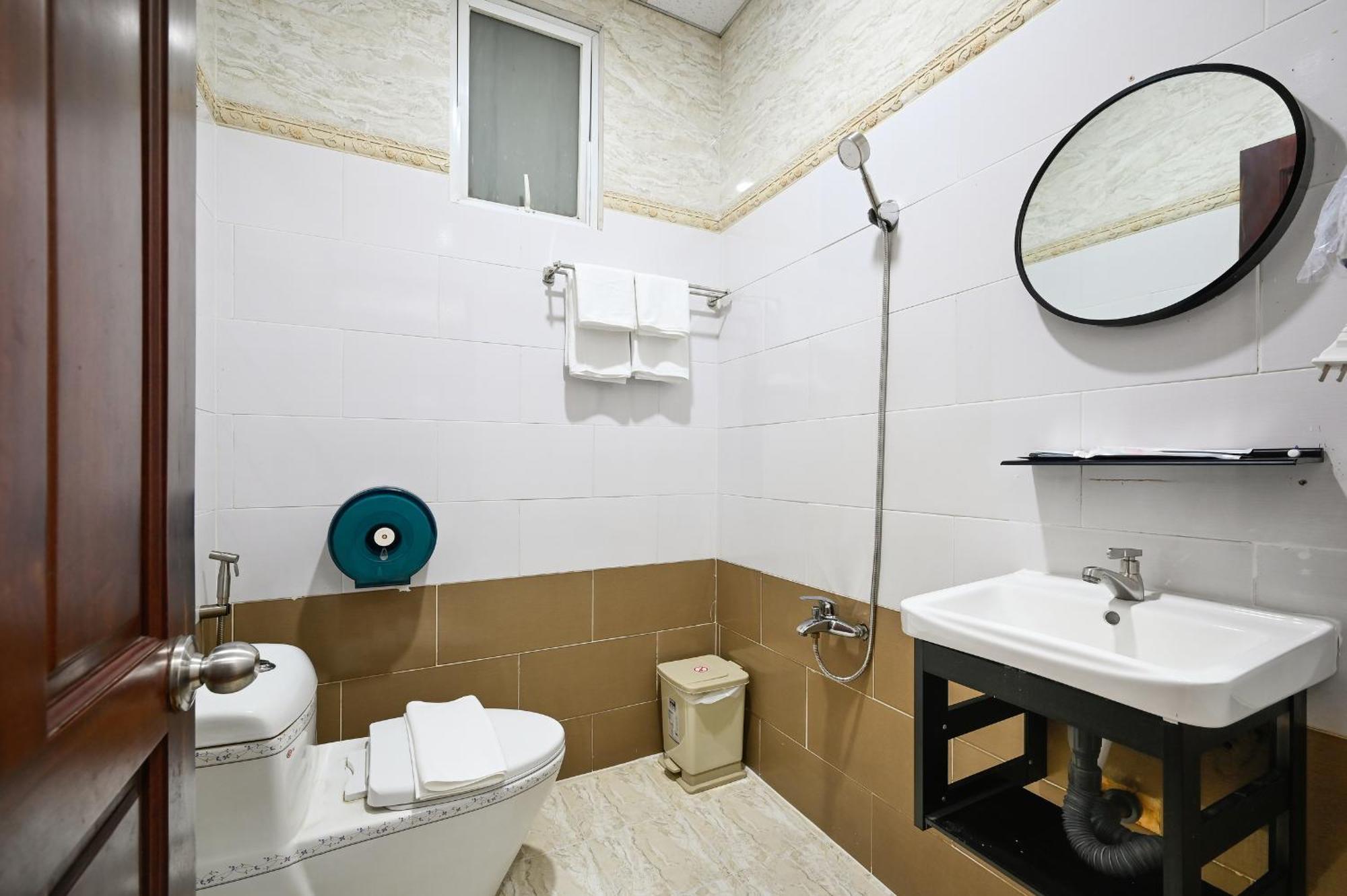 Khách sạn Sunrise Airport 3*