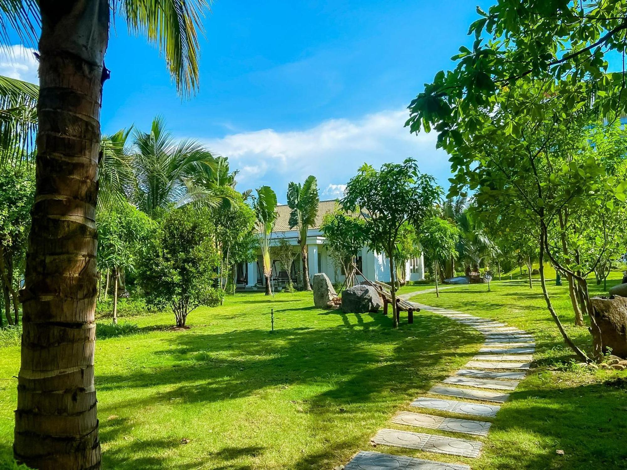 Gold Coast & Khu nghỉ mát Ðồng Hới