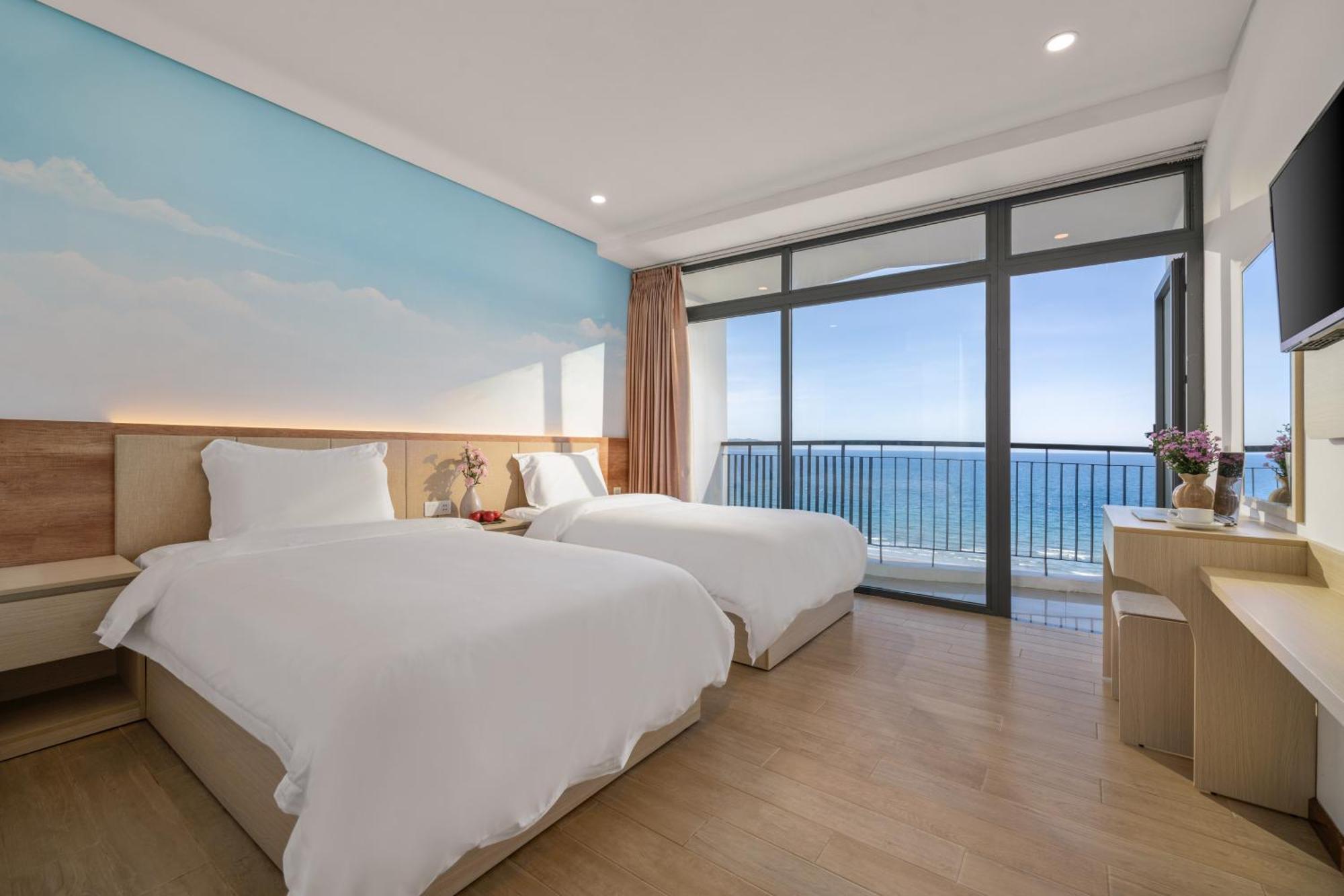 Lunar Hotel Da Nang