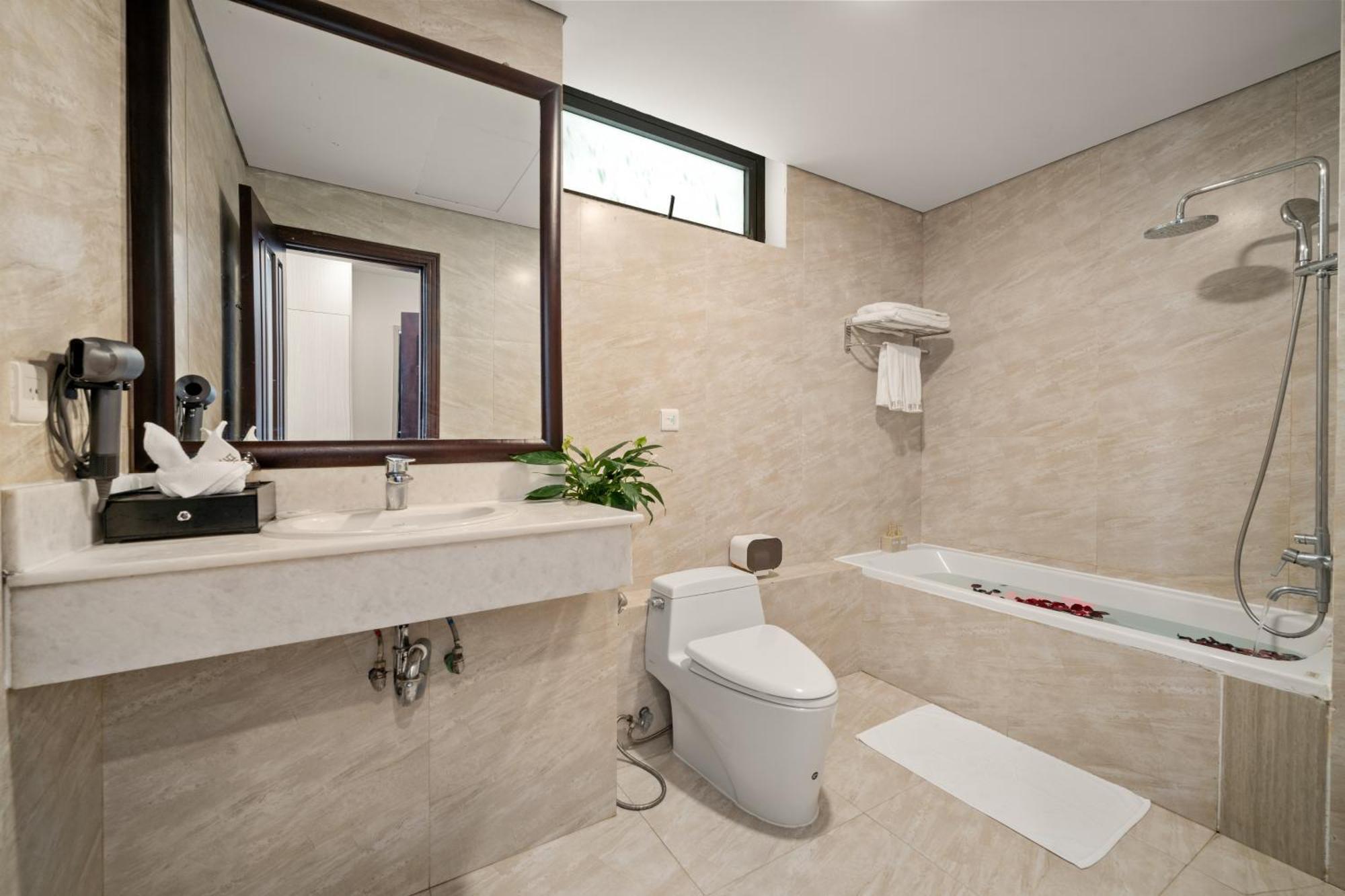 Lunar 4* Da Nang
