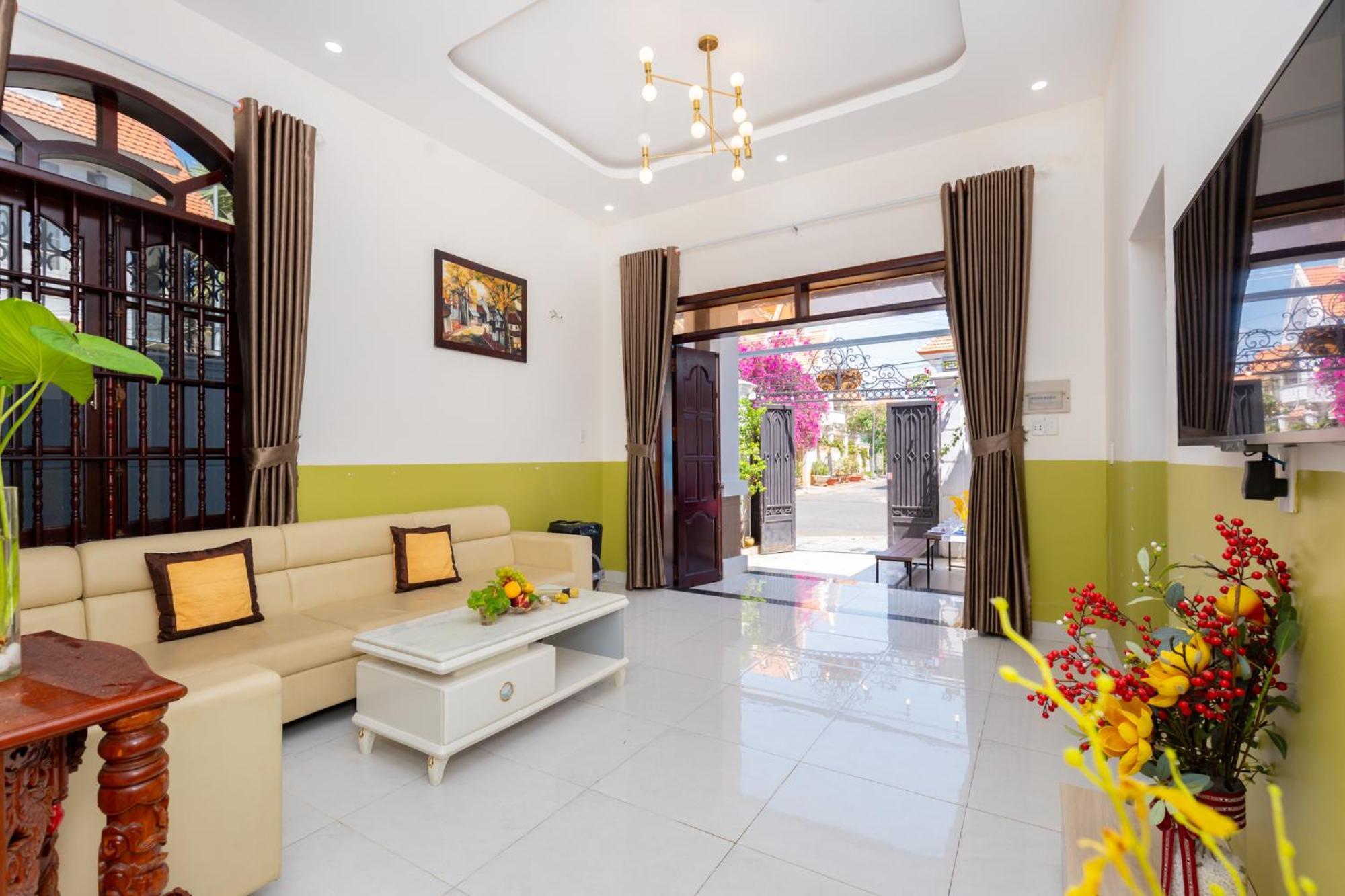 Hoang My - 8 Phong Ngu Bai Sau - Free Bida Karoke Vung Tau