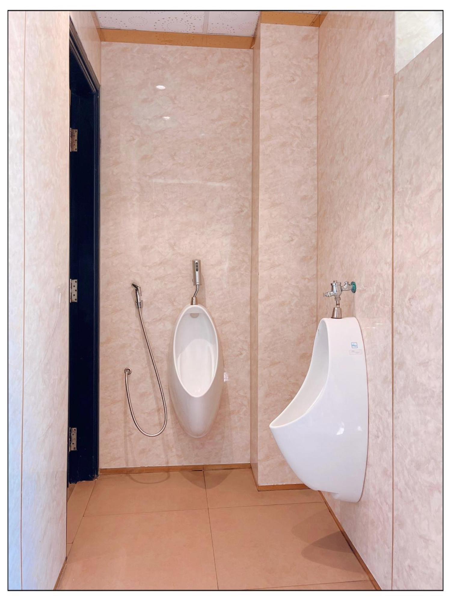 Hotel Adina 3 Star 3*