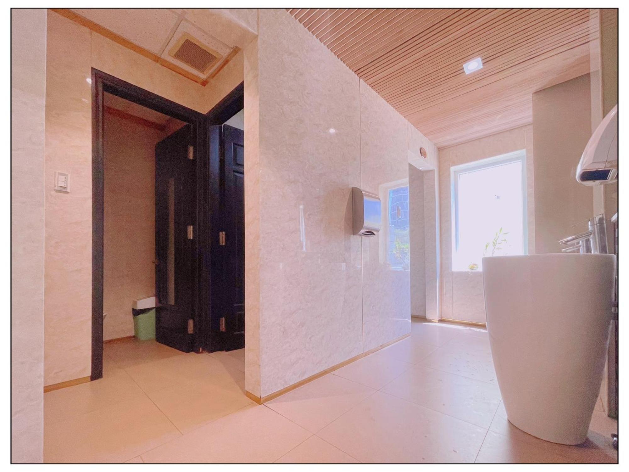 Hotel Adina 3 Star