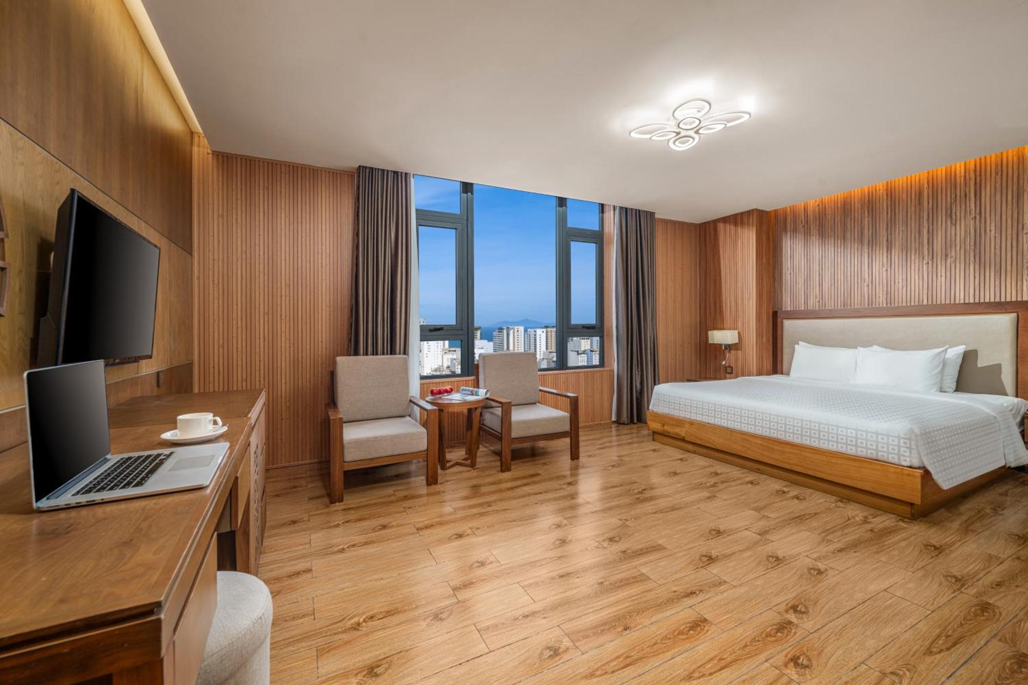Nhu Minh Plaza Hotel 4*