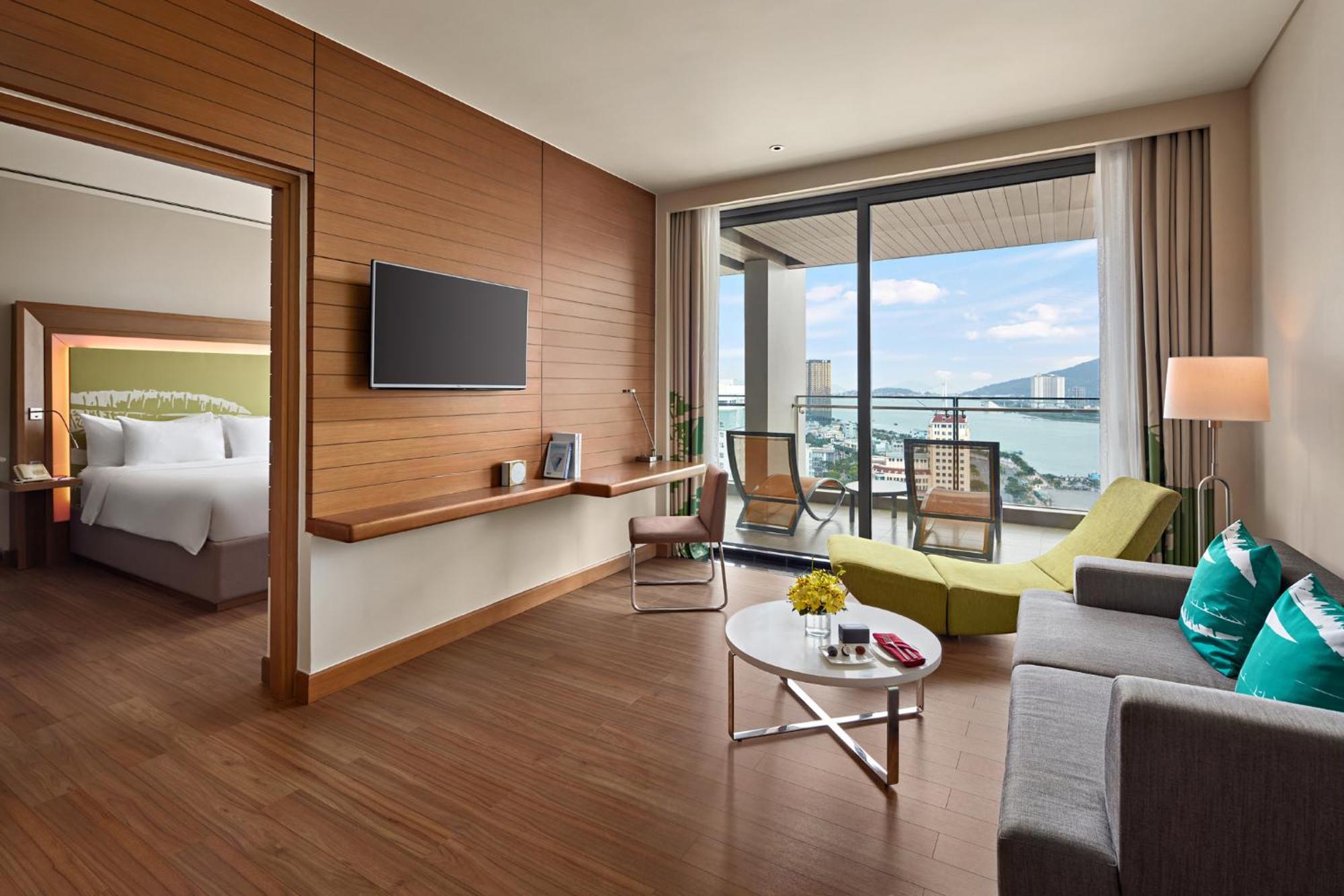 Novotel Premier River 5*