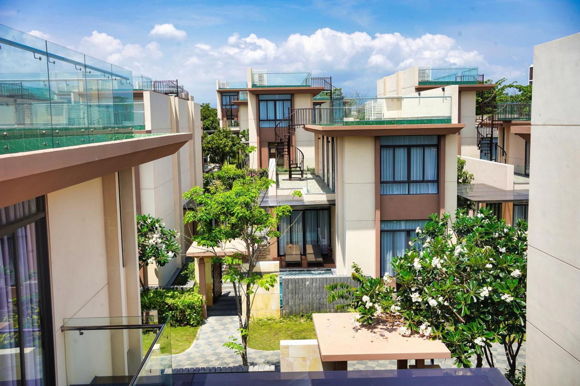 Seascape In Long Resort 5*
