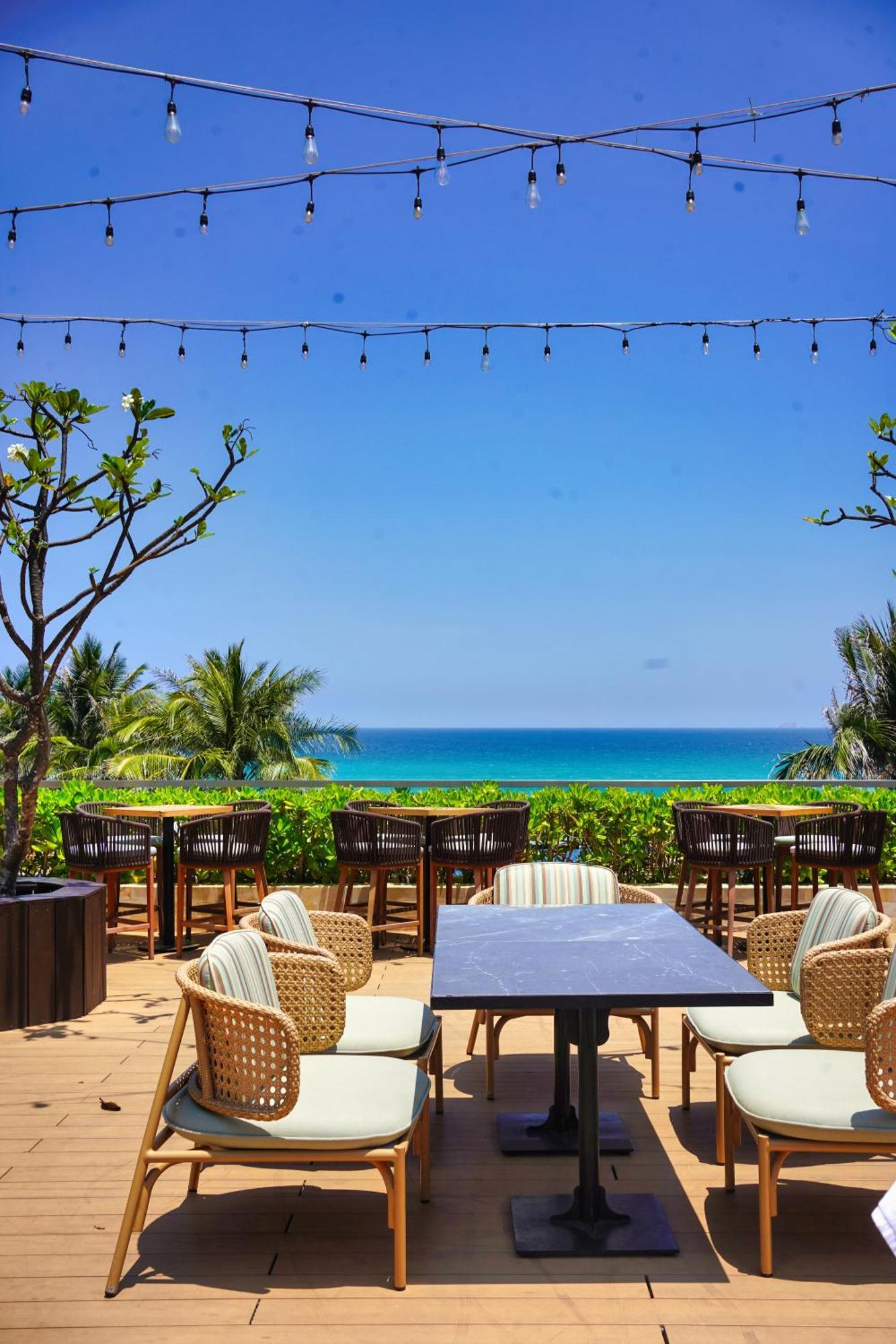 Resort Seascape In Long 5*