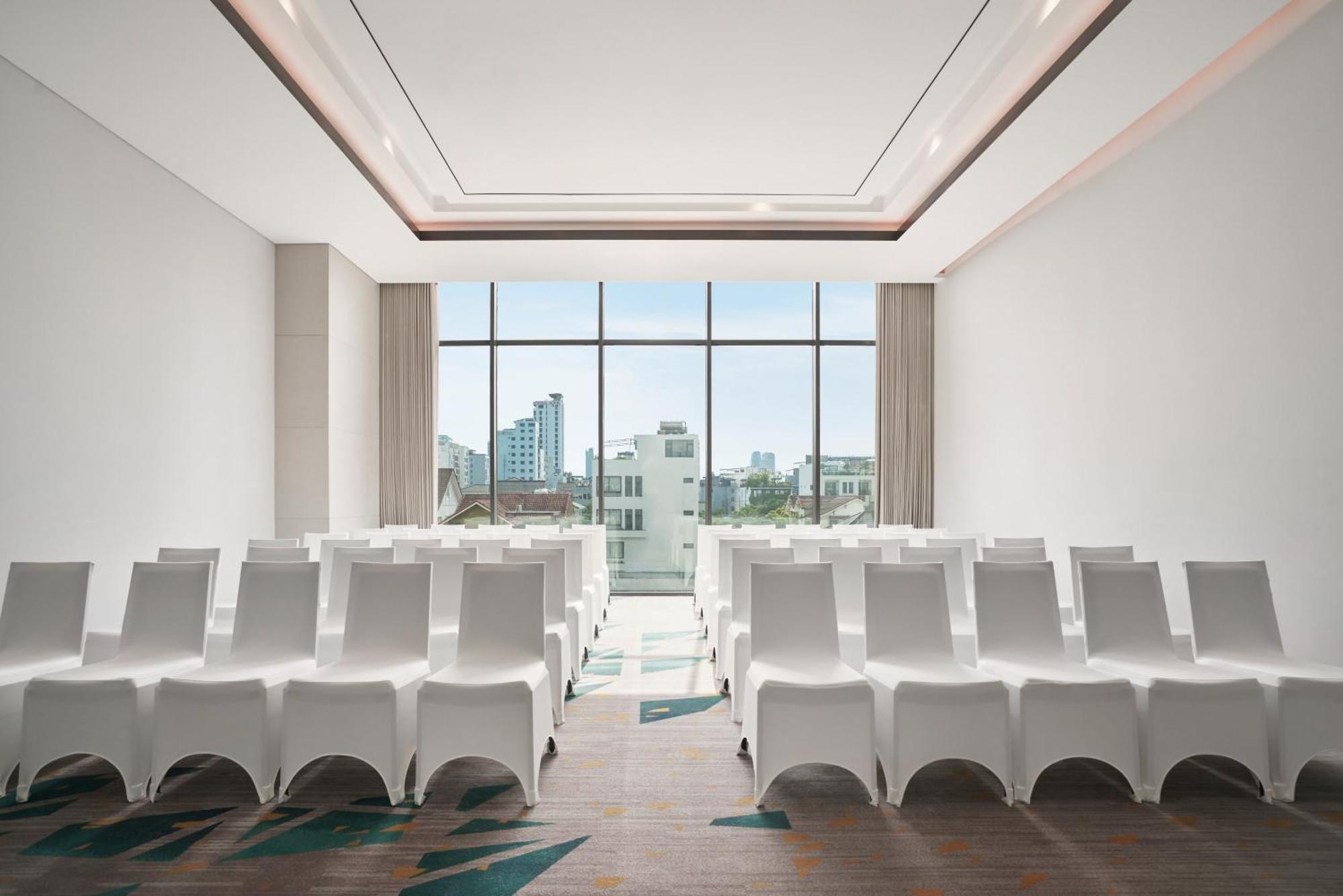 Khách sạn Voco Ma Belle By Ihg Đà Nẵng