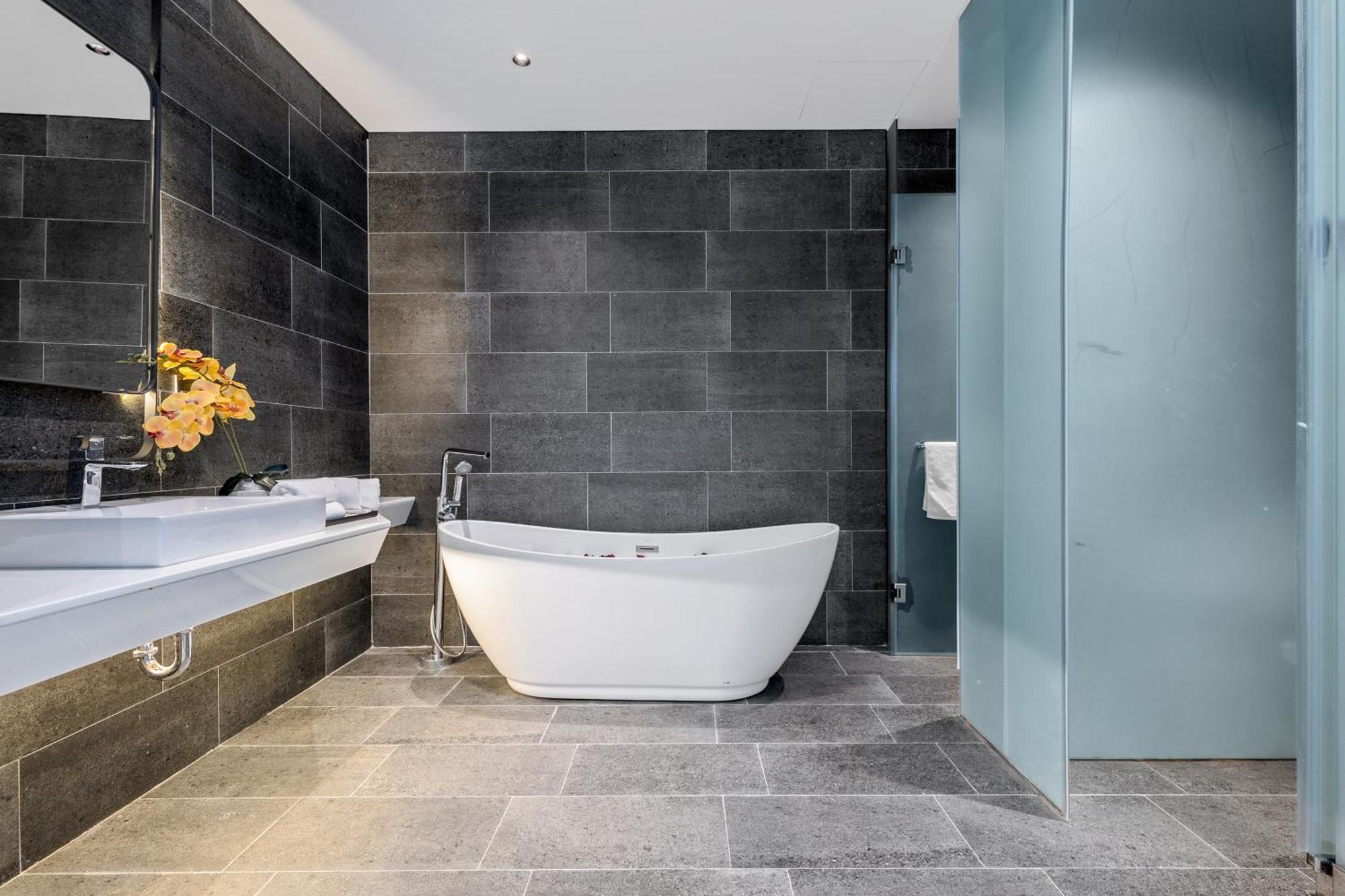 Jbay Beachfront Boutique Hotel Da Nang