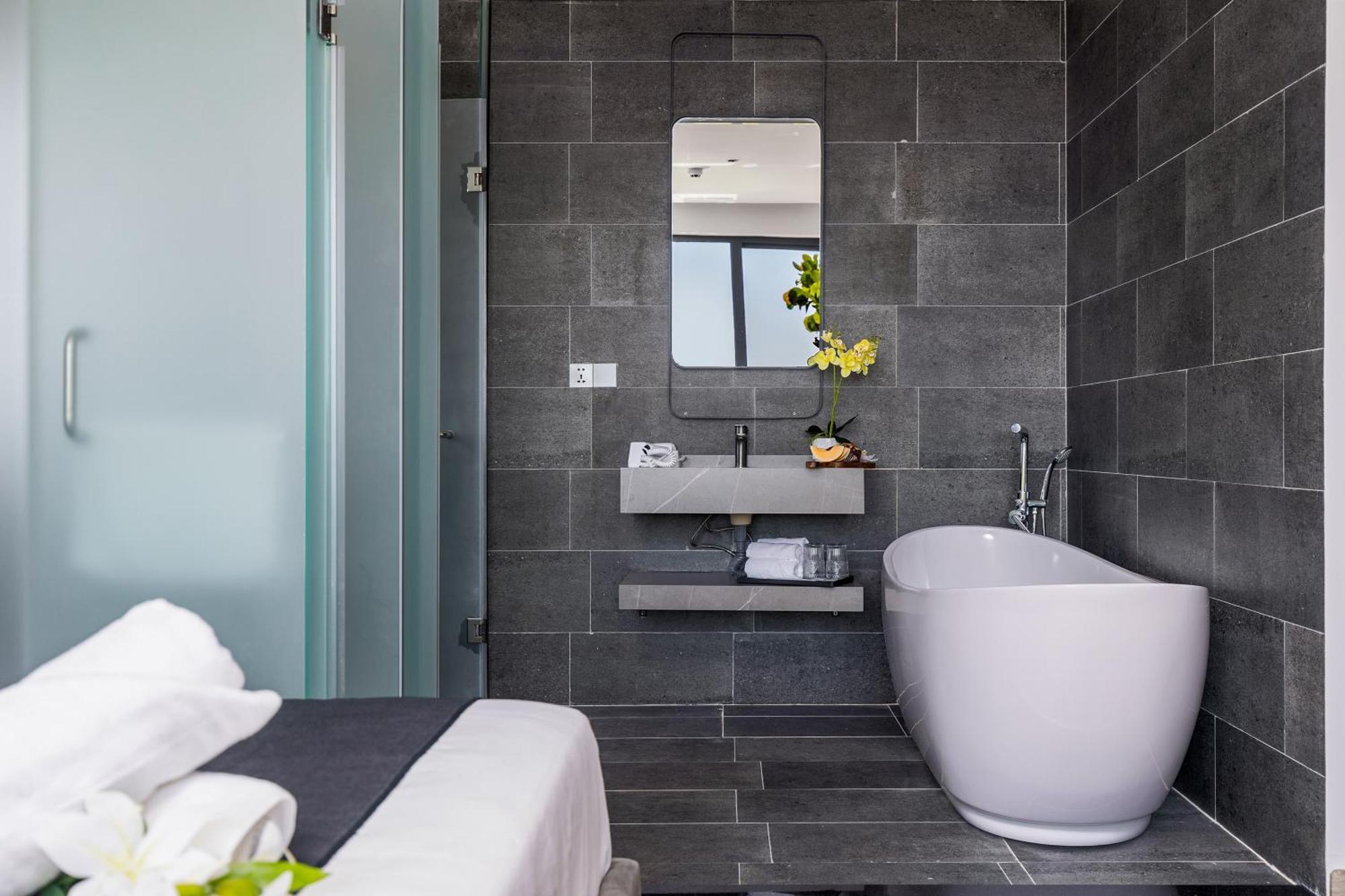 Jbay Beachfront Boutique Hotel Da Nang