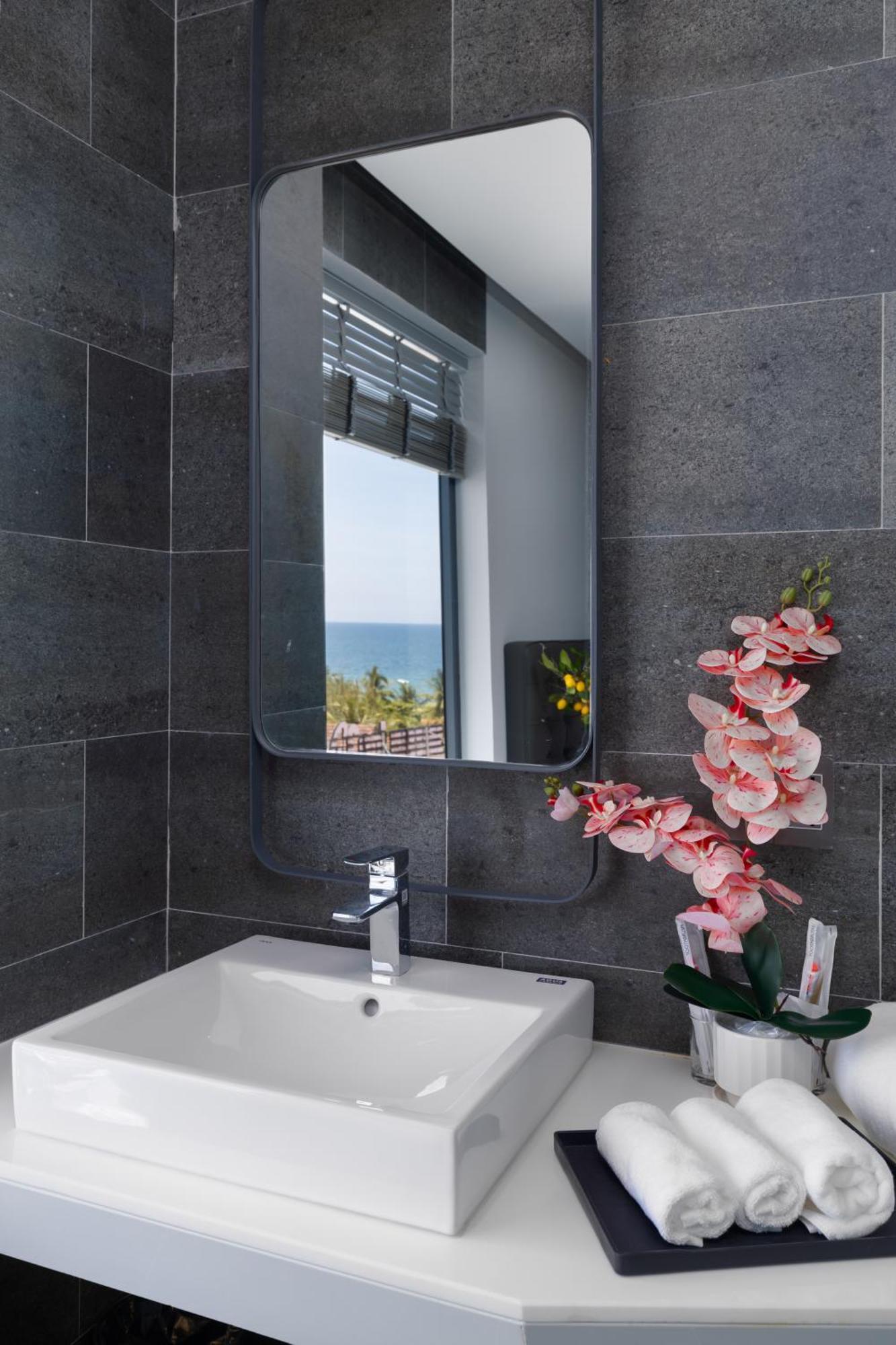 Jbay Beachfront Boutique 4* Da Nang