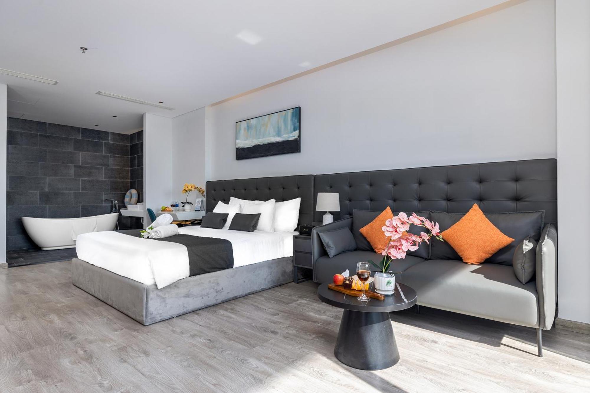 Jbay Beachfront Boutique Hotel