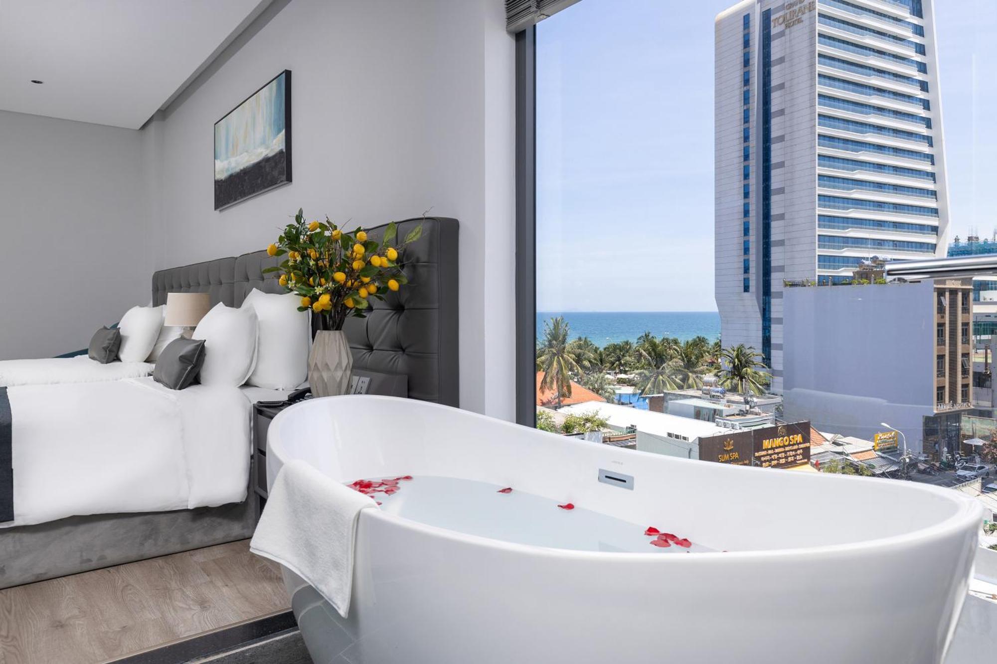 Jbay Beachfront Boutique Hotel Da Nang