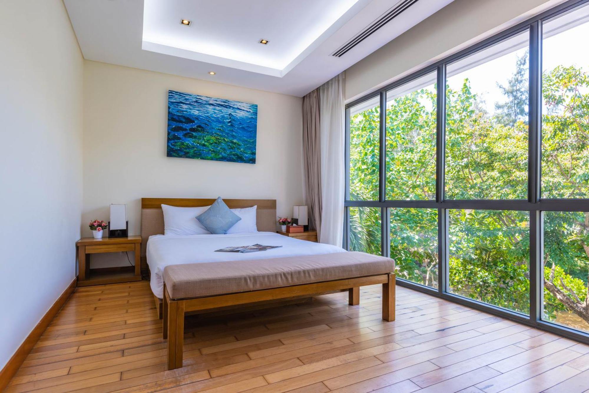 Emblem Sea 3 Bedroom * Da Nang