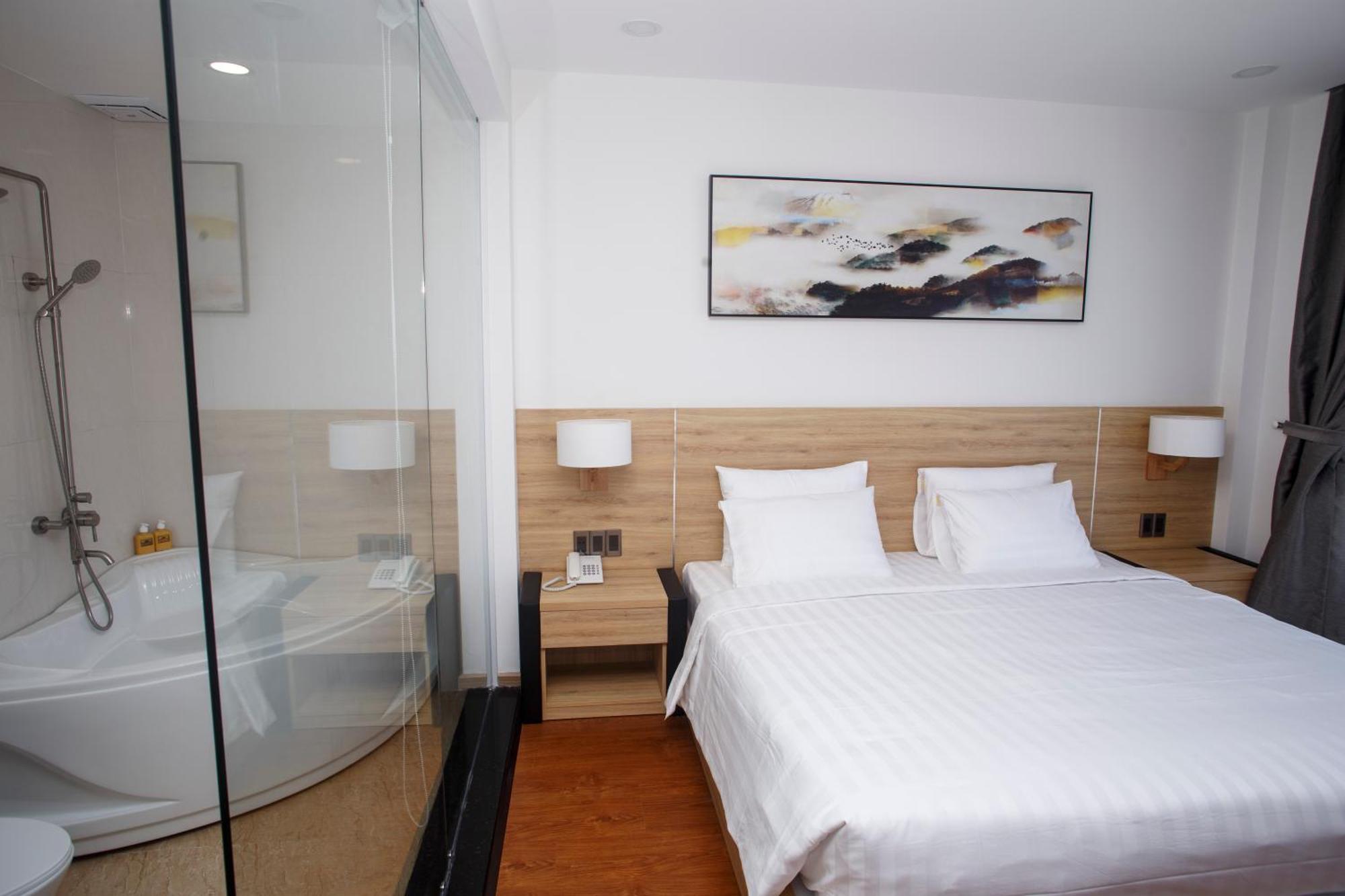Lily Hotel 3*