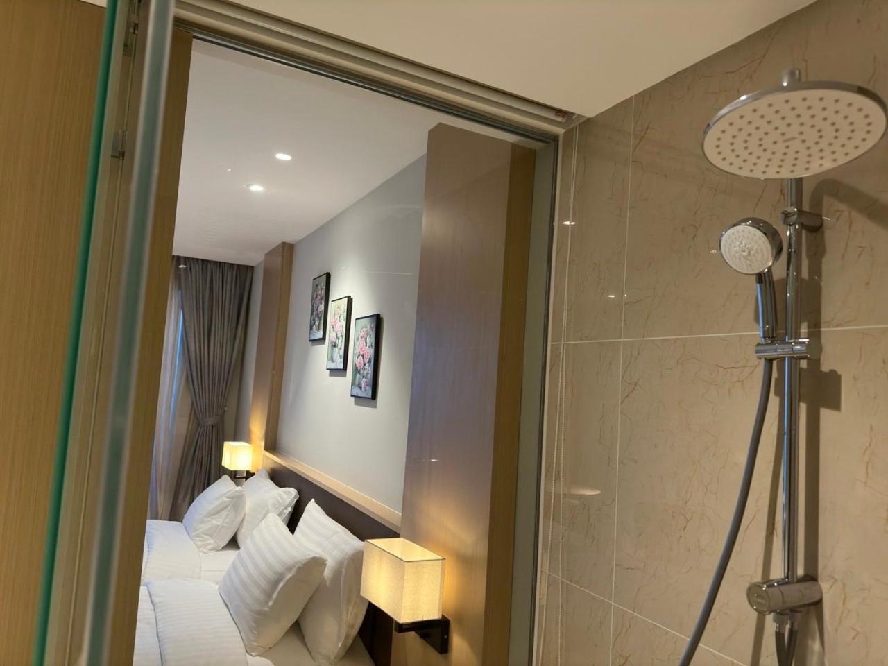 Infinity Sea View - The Arena Apartment *