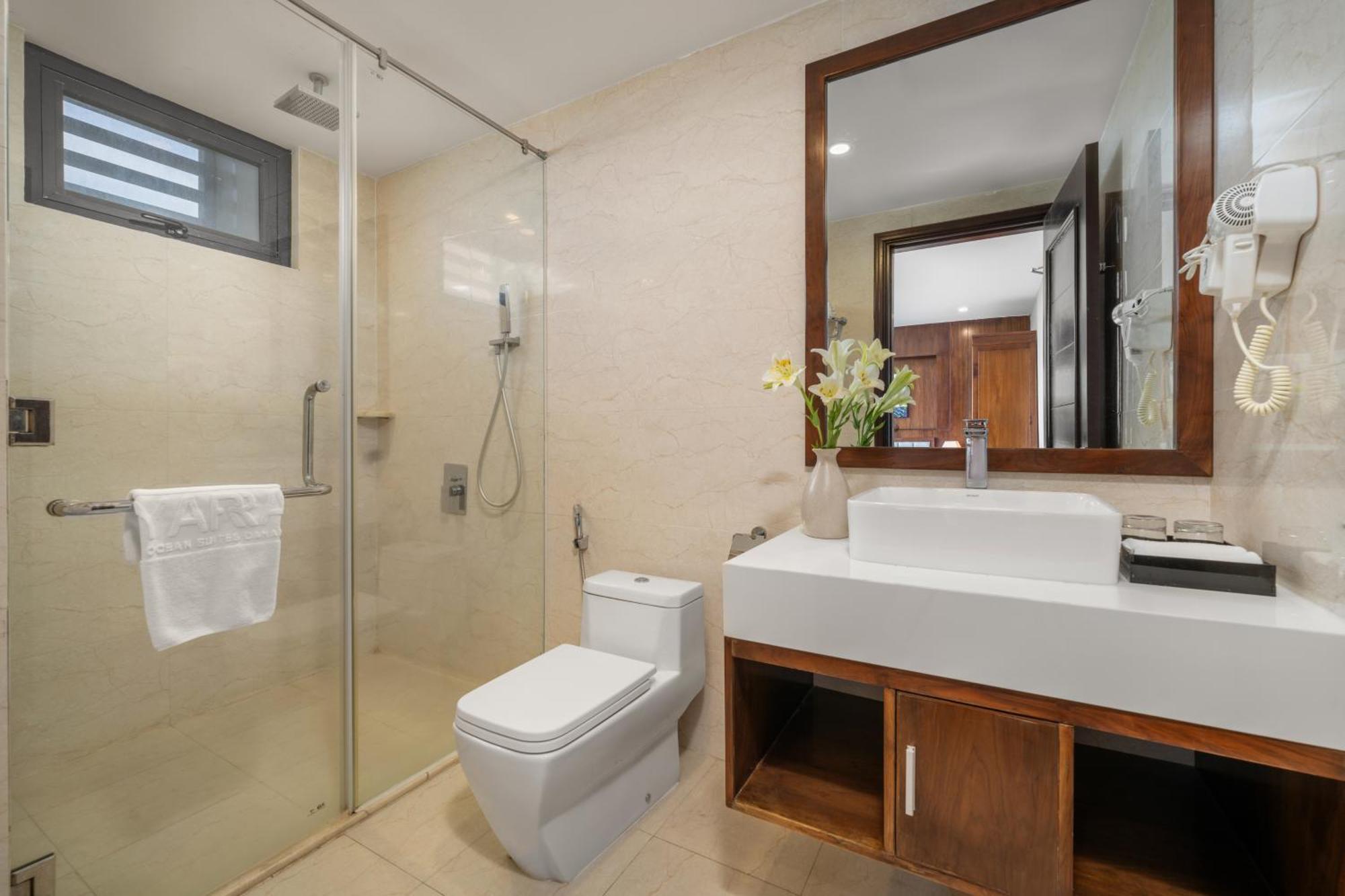 Hotel Yarra Ocean Da Nang