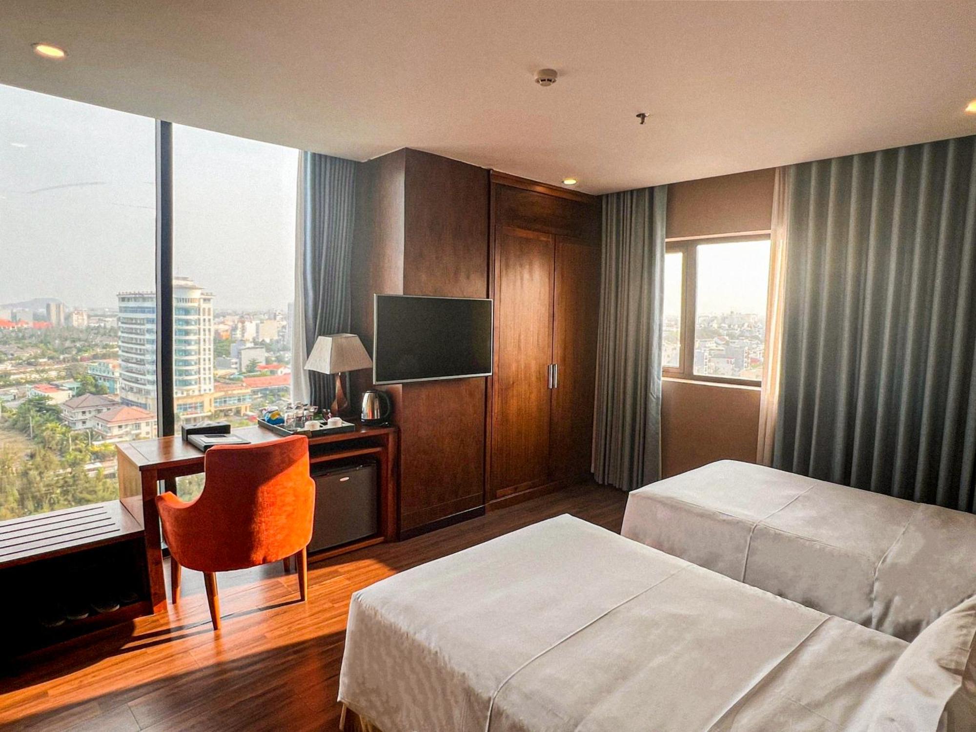 Hotel Yarra Ocean Da Nang
