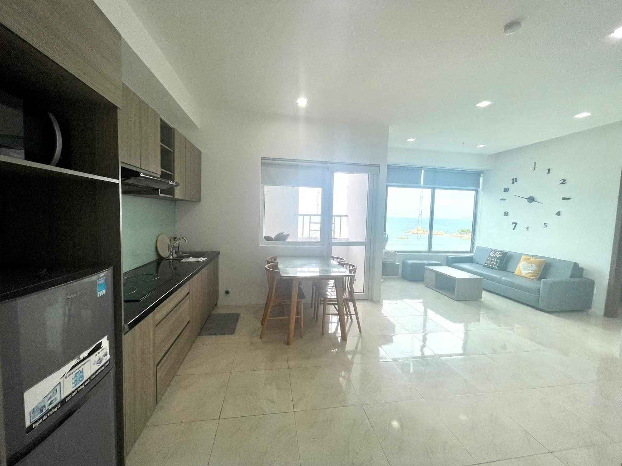 Beachfront Luxury Apartment *