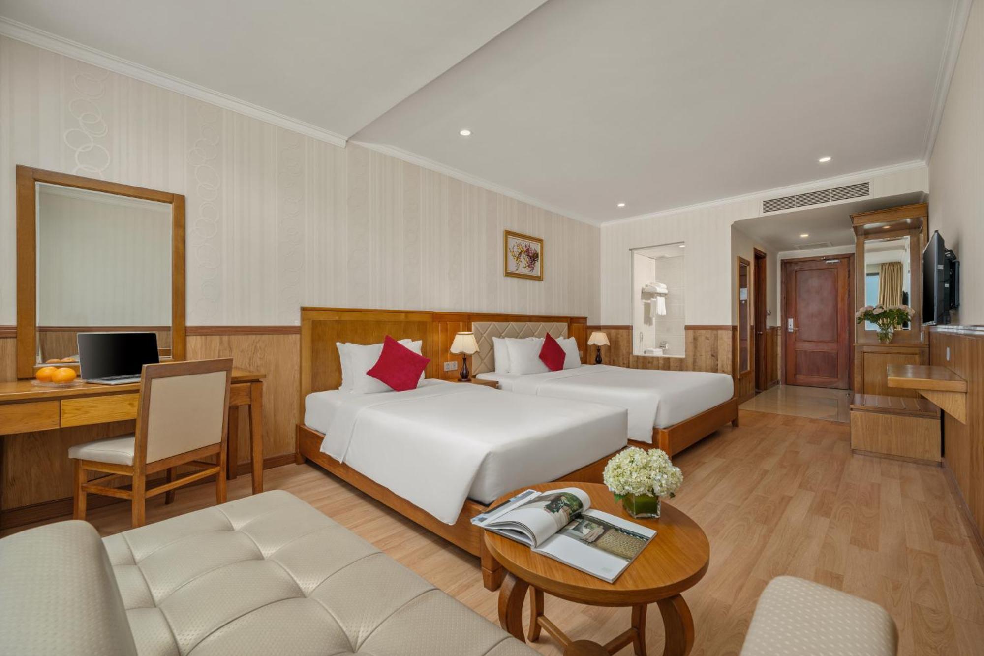 Hotel Serene Beach Hotel Danang 4*