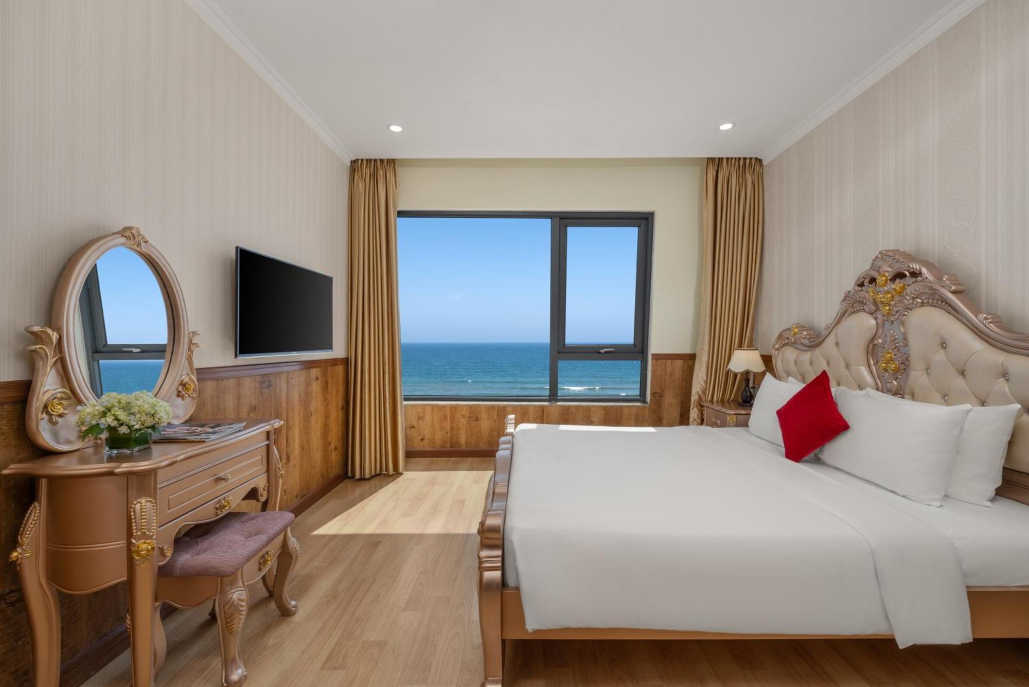 Serene Beach Hotel Danang 4*