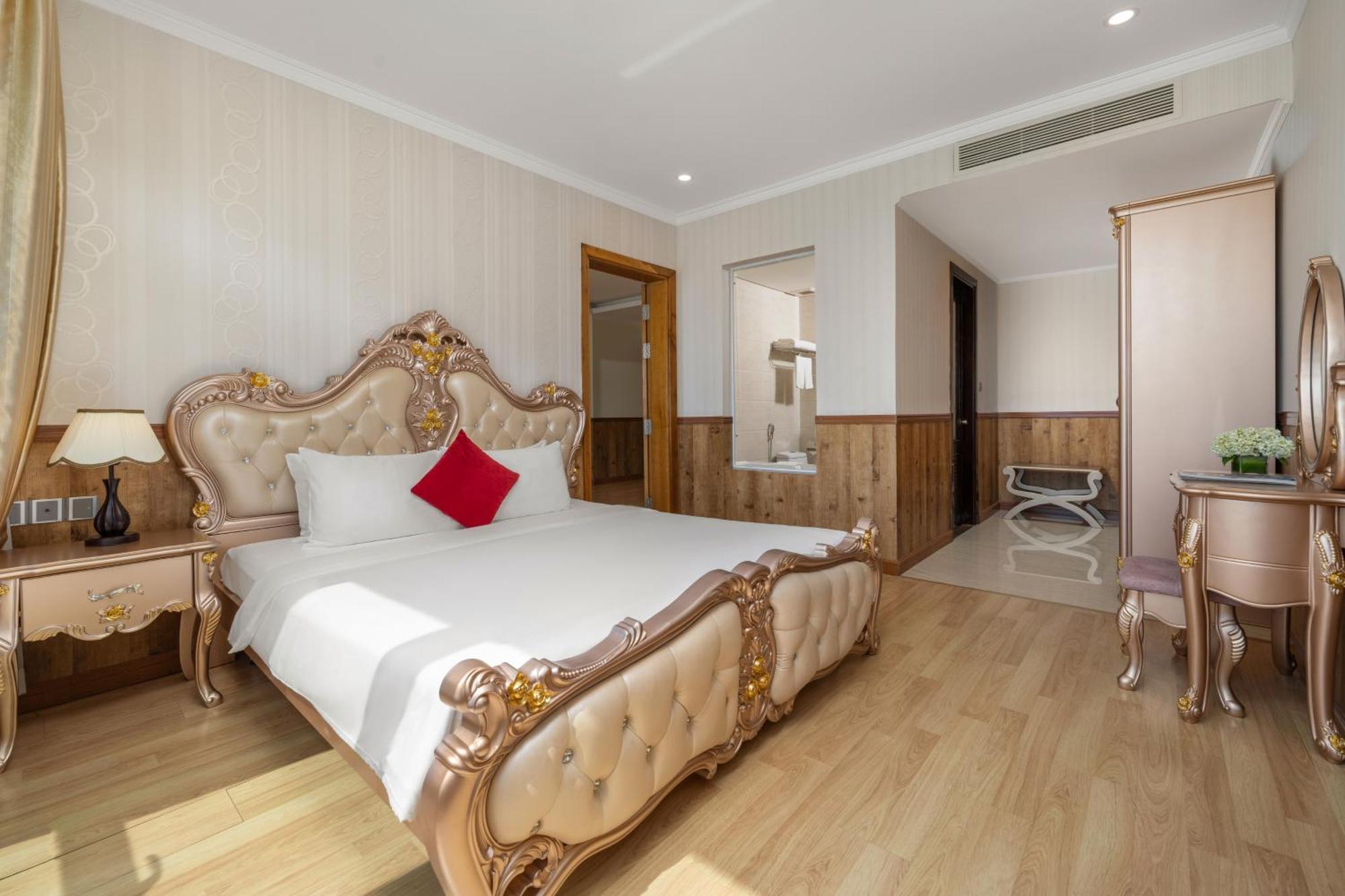 Hotel Serene Beach Hotel Danang