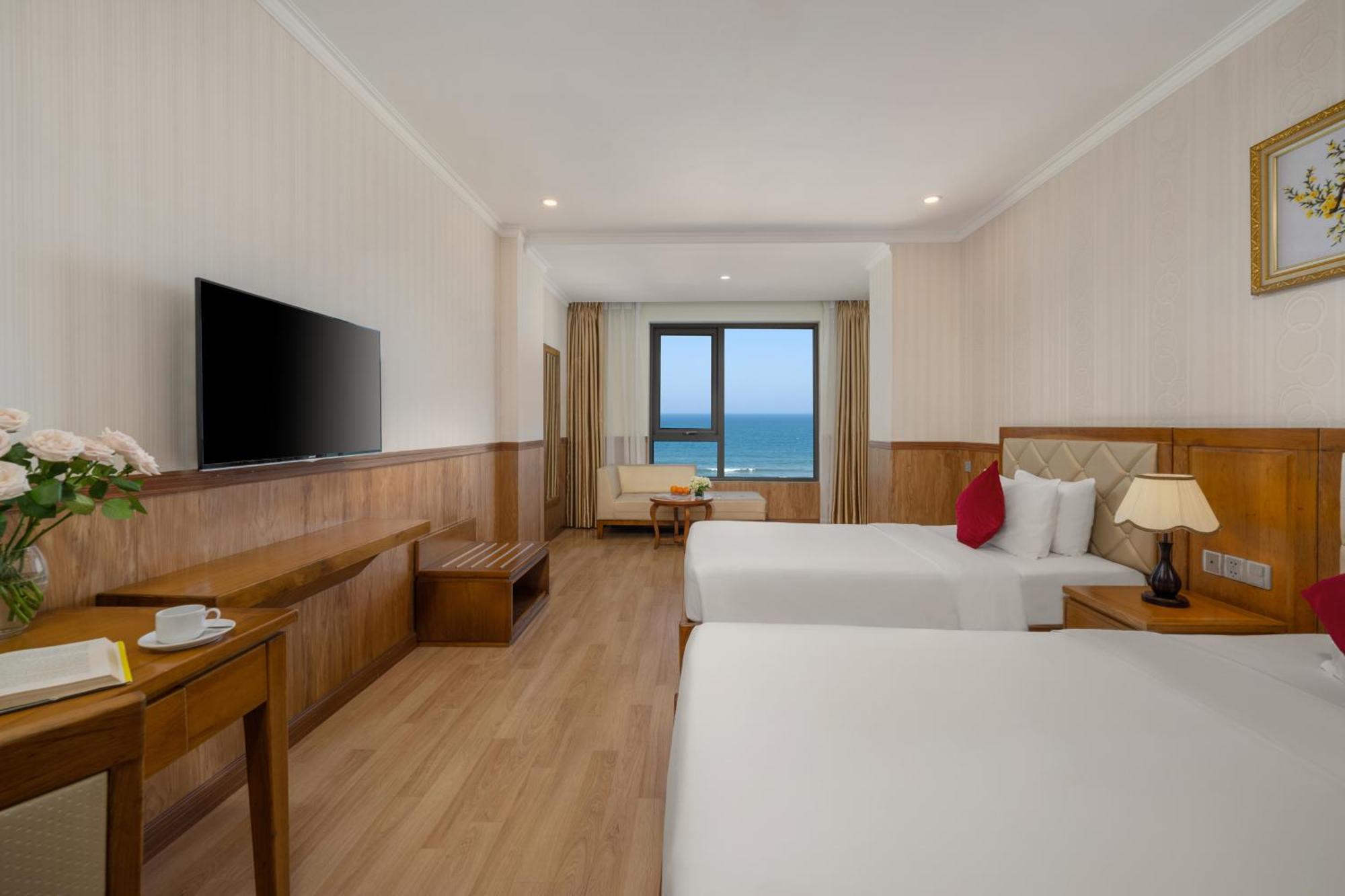 Serene Beach Hotel Danang 4*