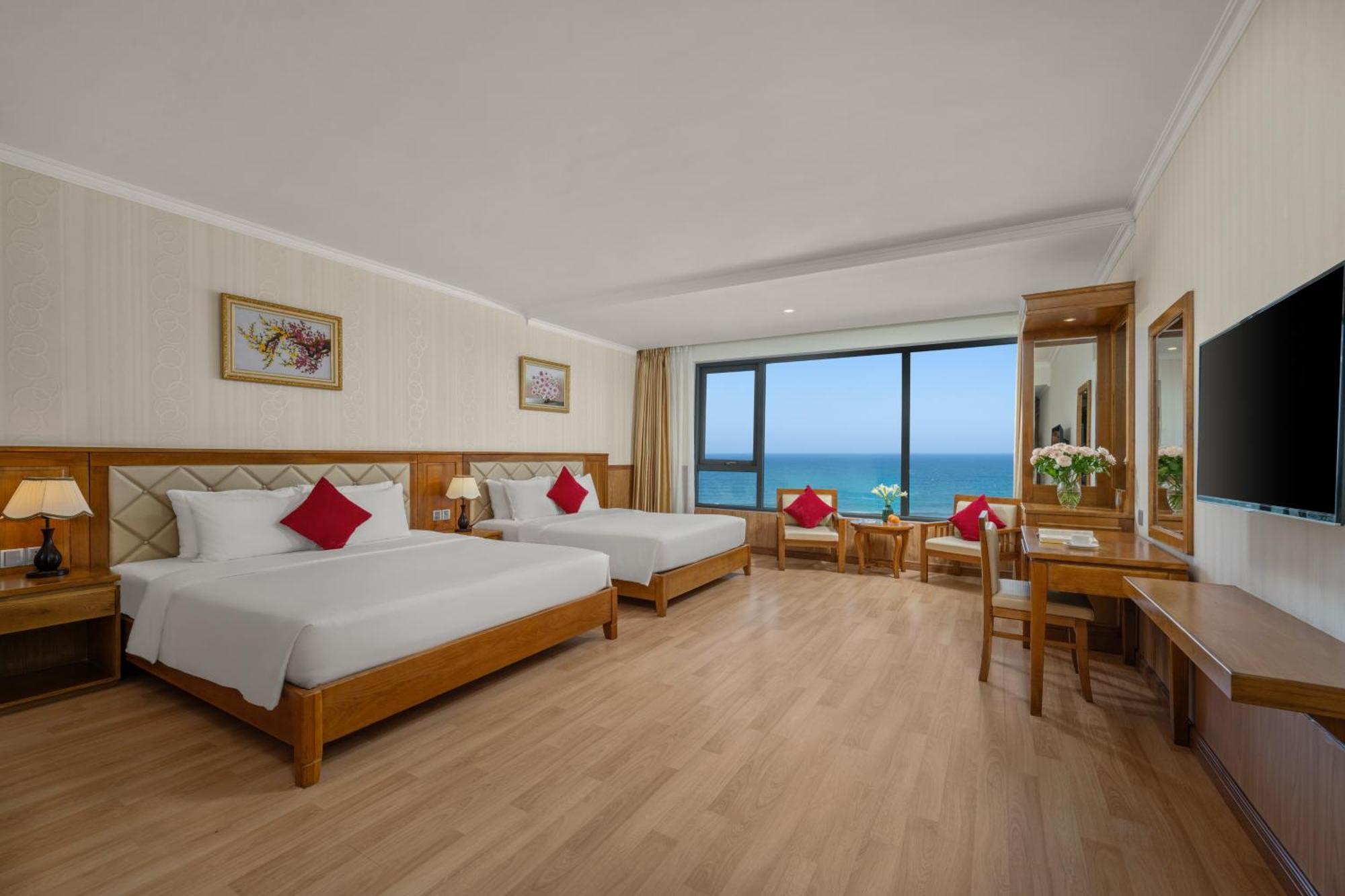 Hotel Serene Beach Hotel Danang 4*