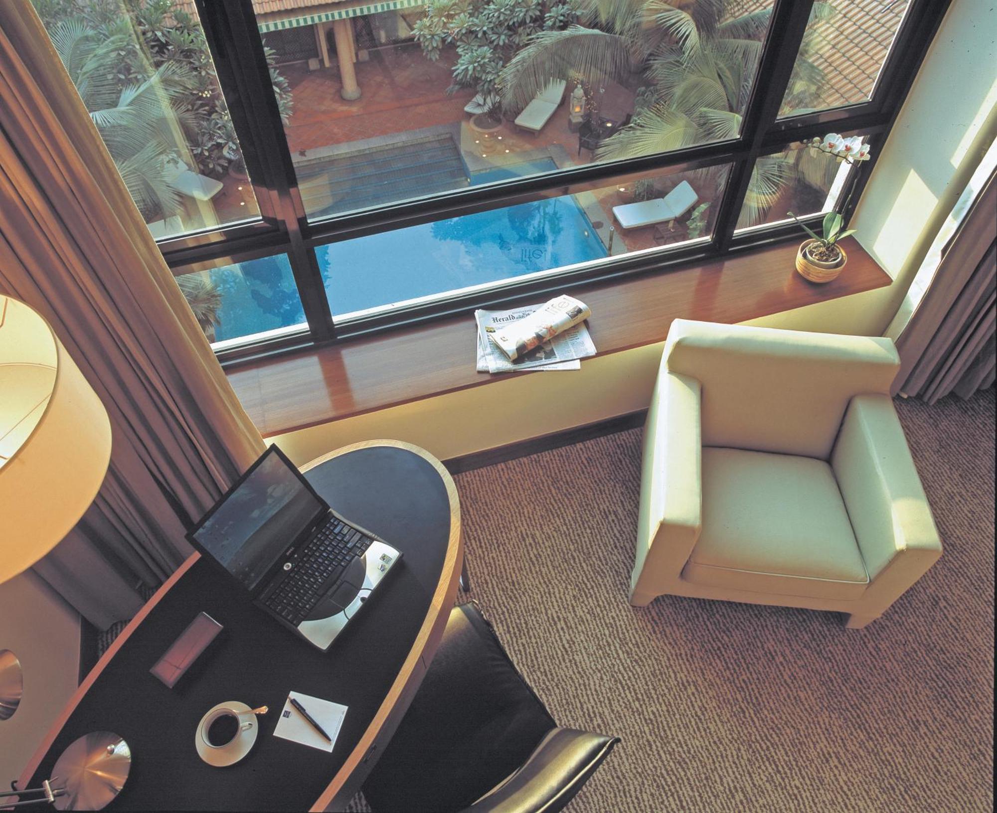 Khách sạn Parkroyal Sài Gòn 4*