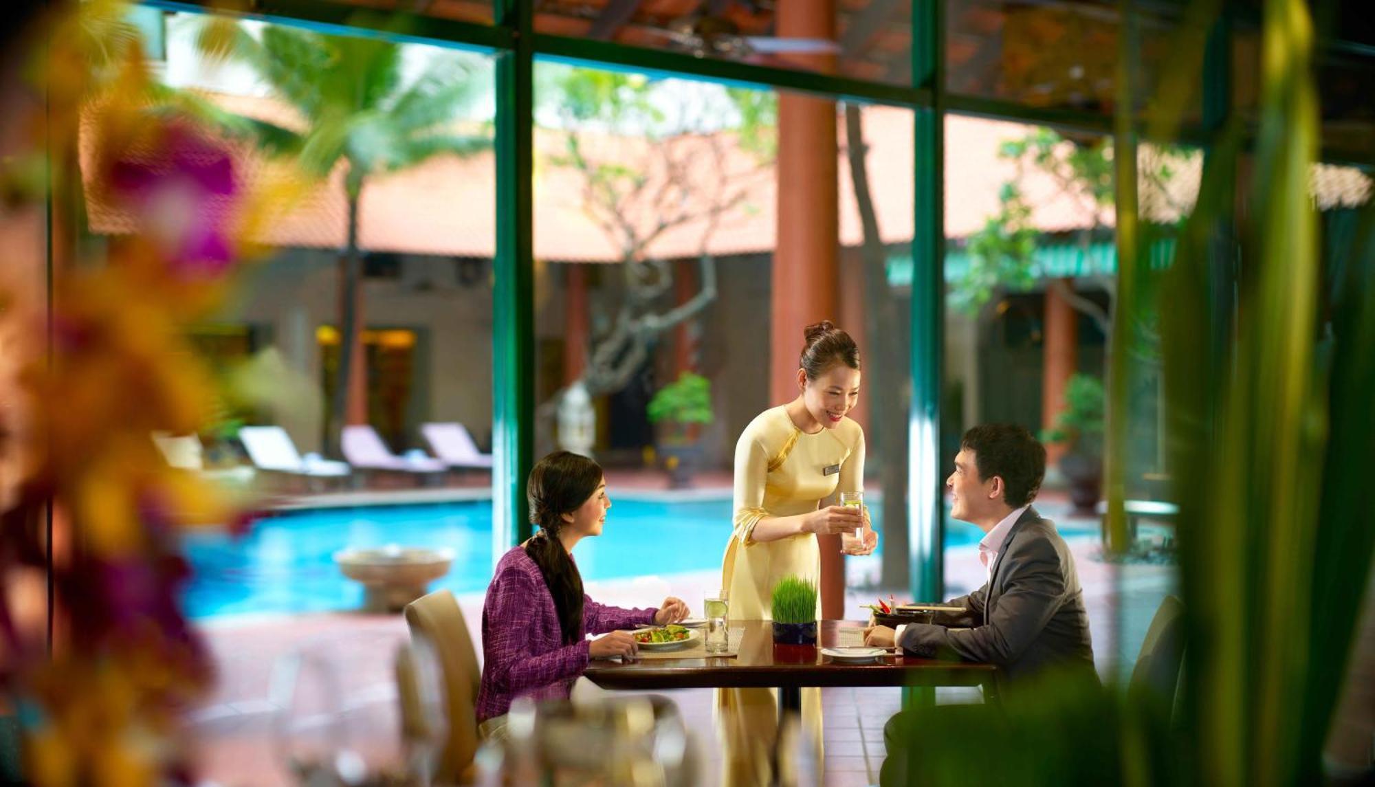 Khách sạn Parkroyal Sài Gòn 4*