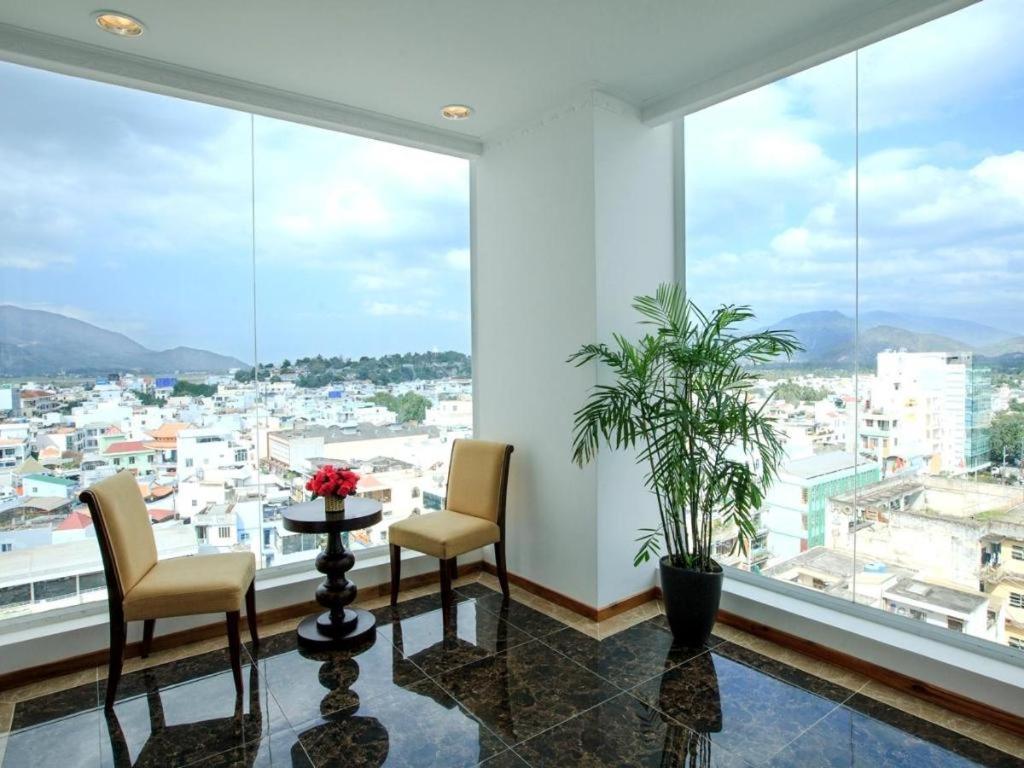 Den Long Do Nha Trang