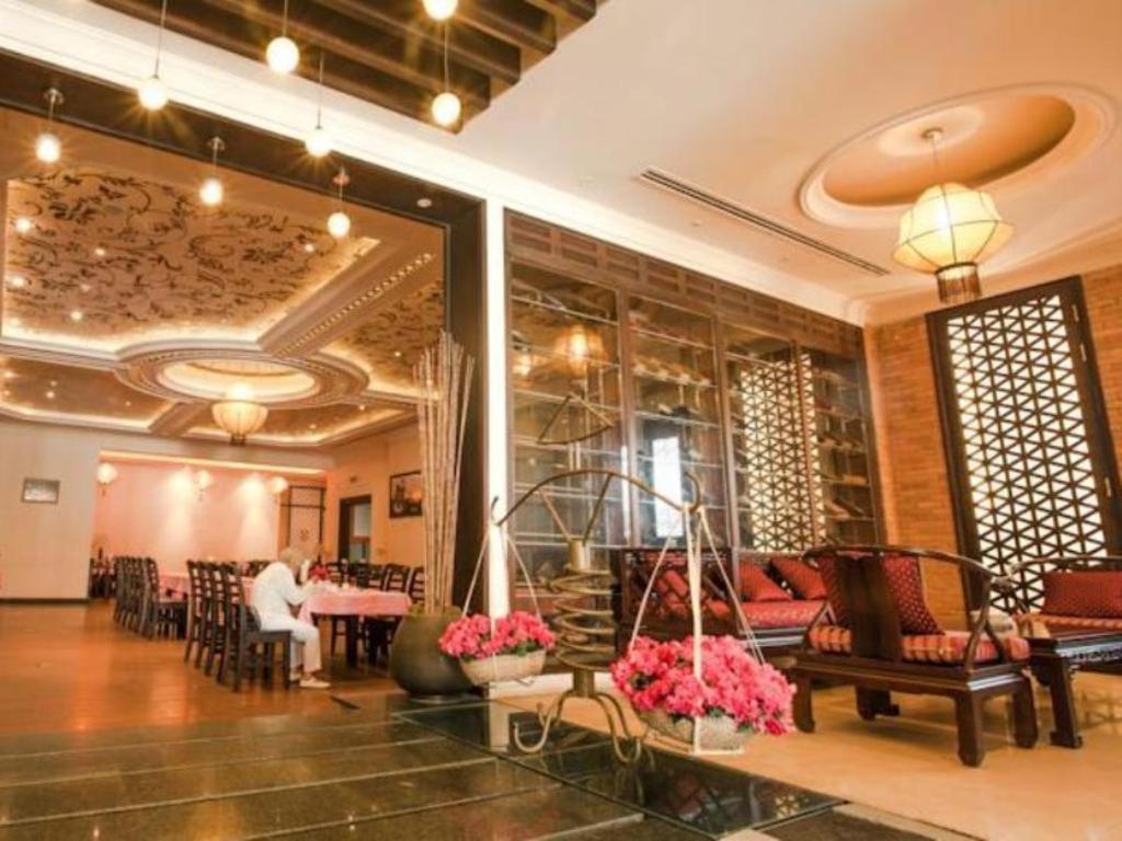 Den Long Do Hotel