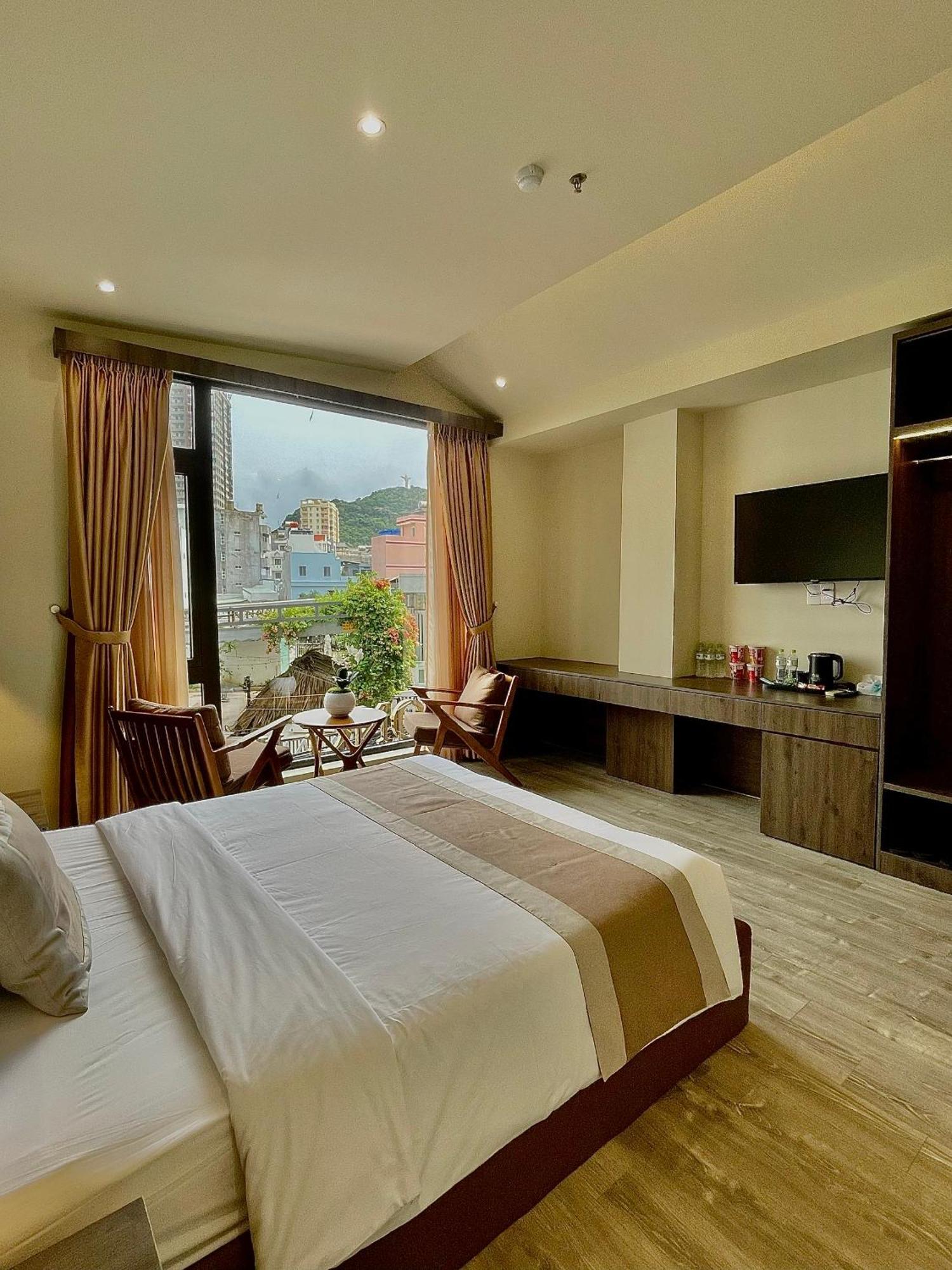 Long 1 Hotel