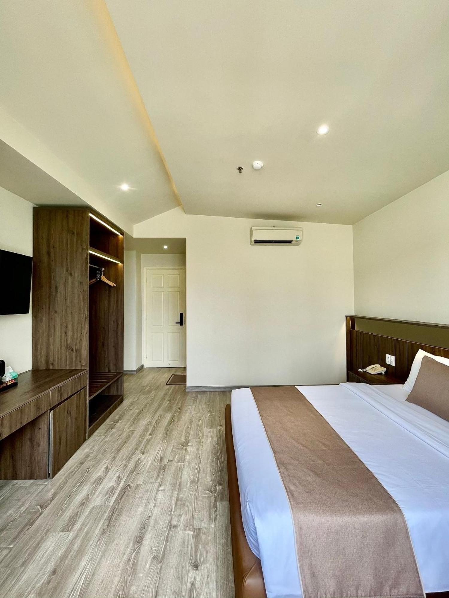 Hotel Long 1