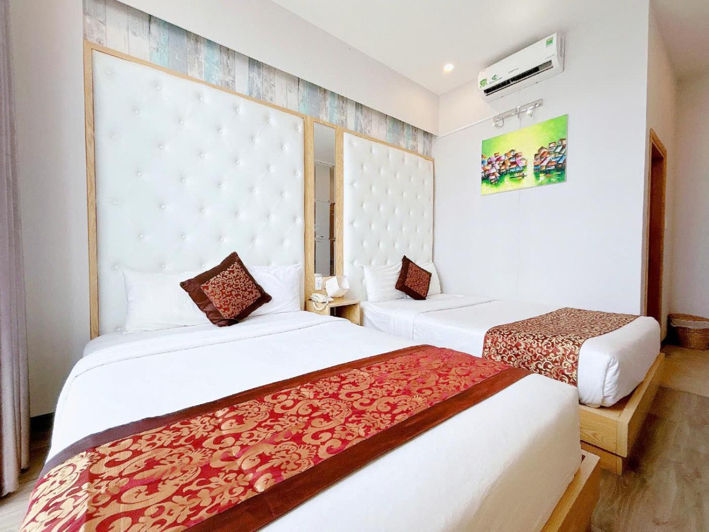 Khách sạn Emerald Ocean 2*