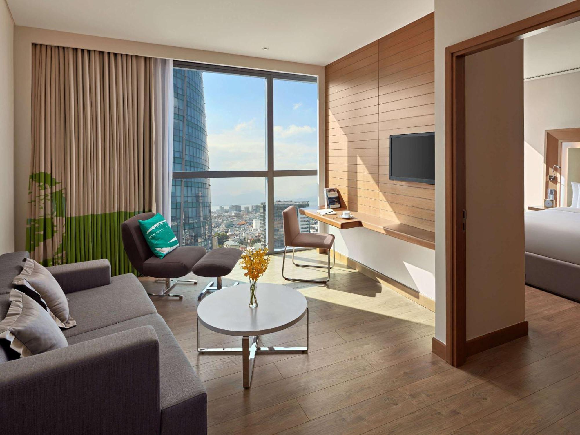 Novotel Premier River Khách sạn 5*