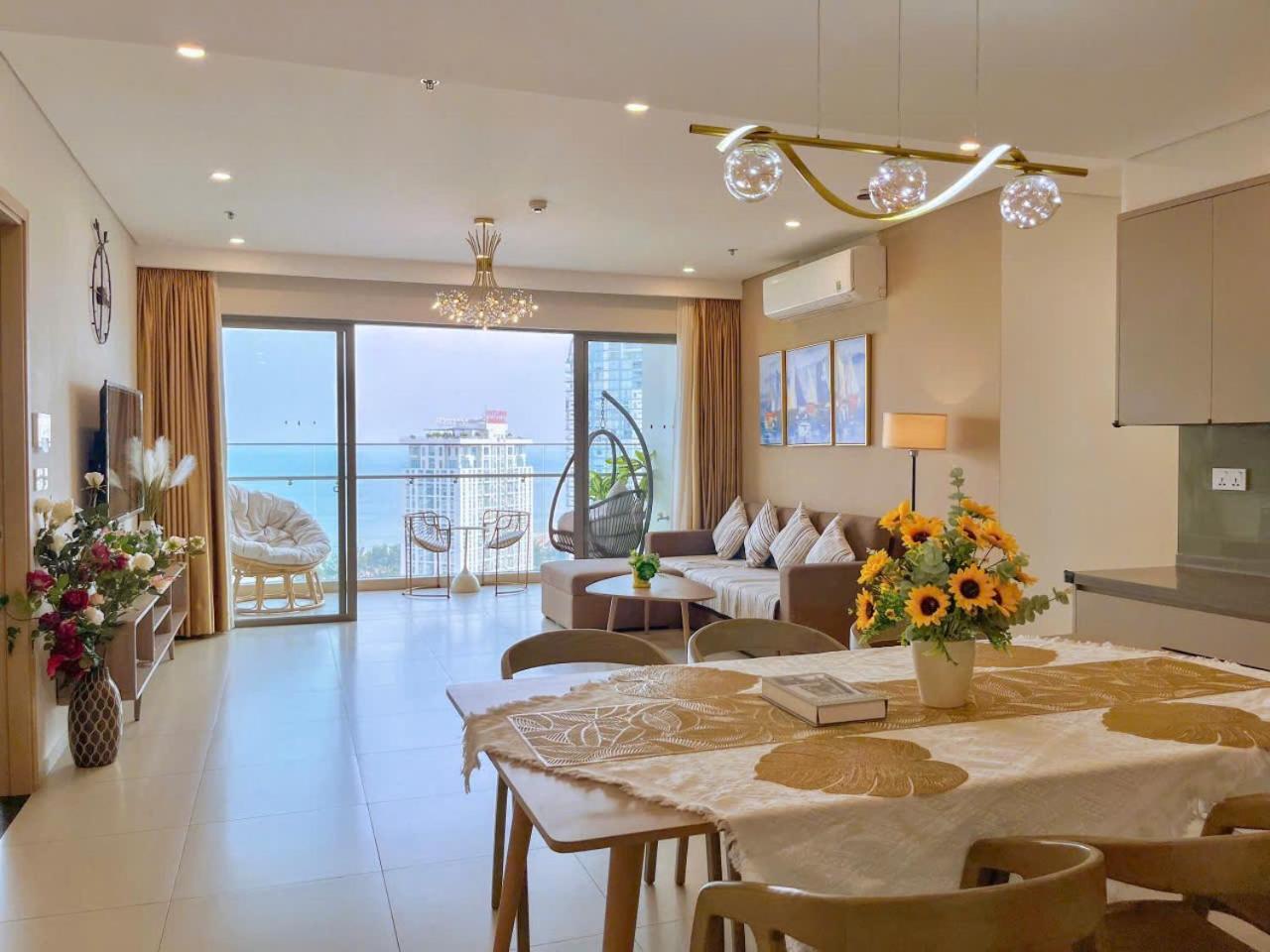 The Song Near -harry * Vung Tau