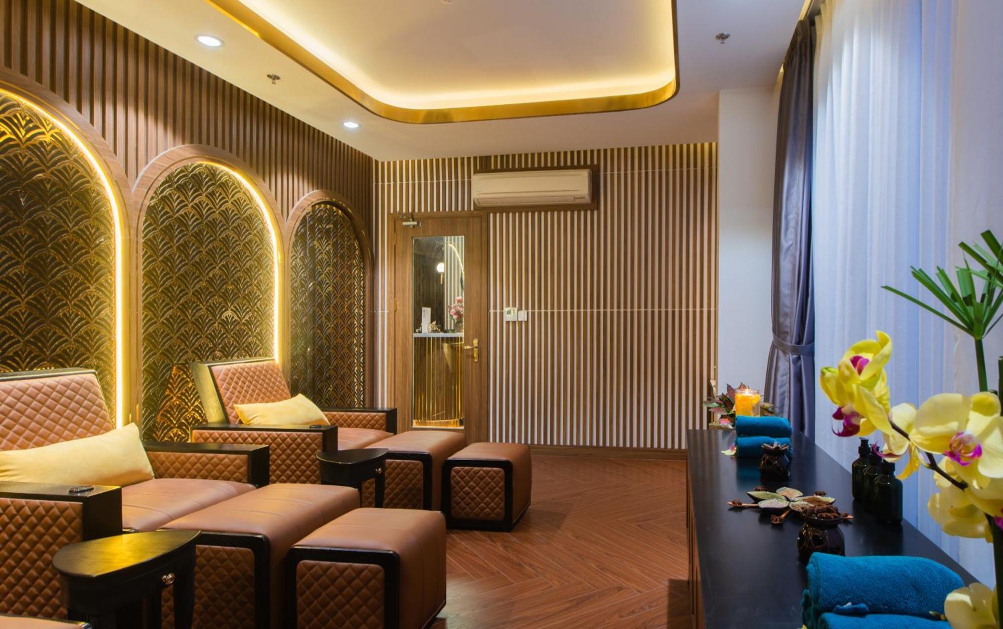 Hotel Grand Tourane 4*