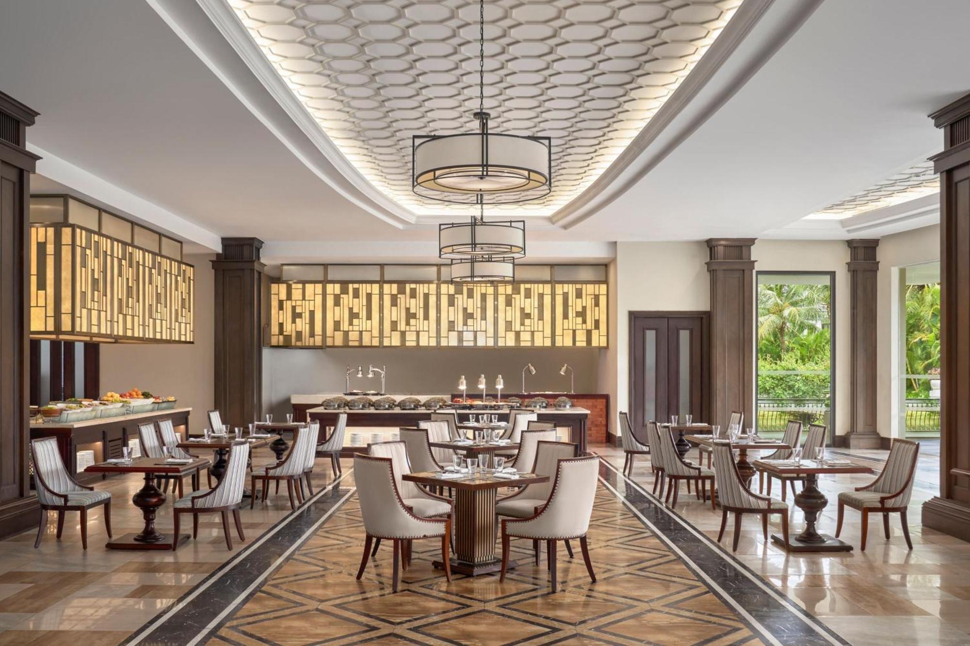 Marriott & Spa, Non Nuoc Khu nghỉ mát 5*