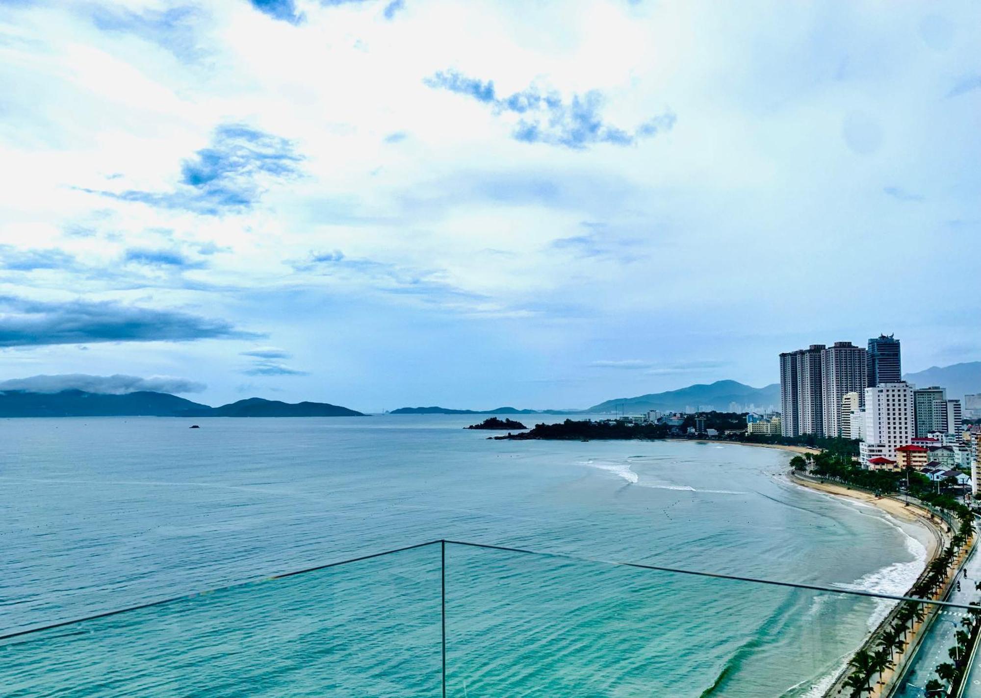 Lenid Ocean View